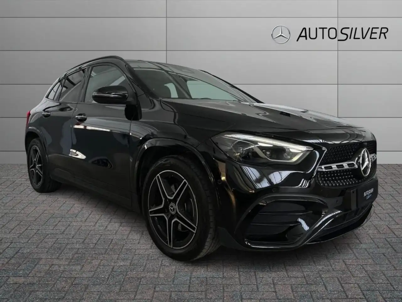 Mercedes-Benz GLA 200