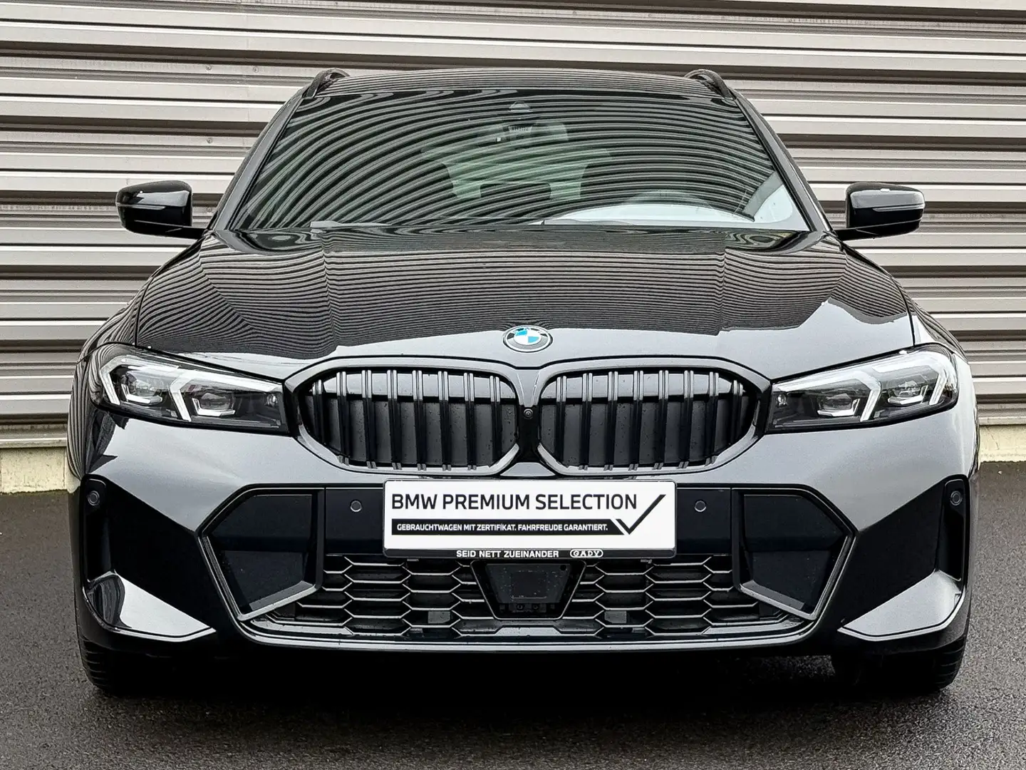 BMW 320 320d xDrive Schwarz - 2