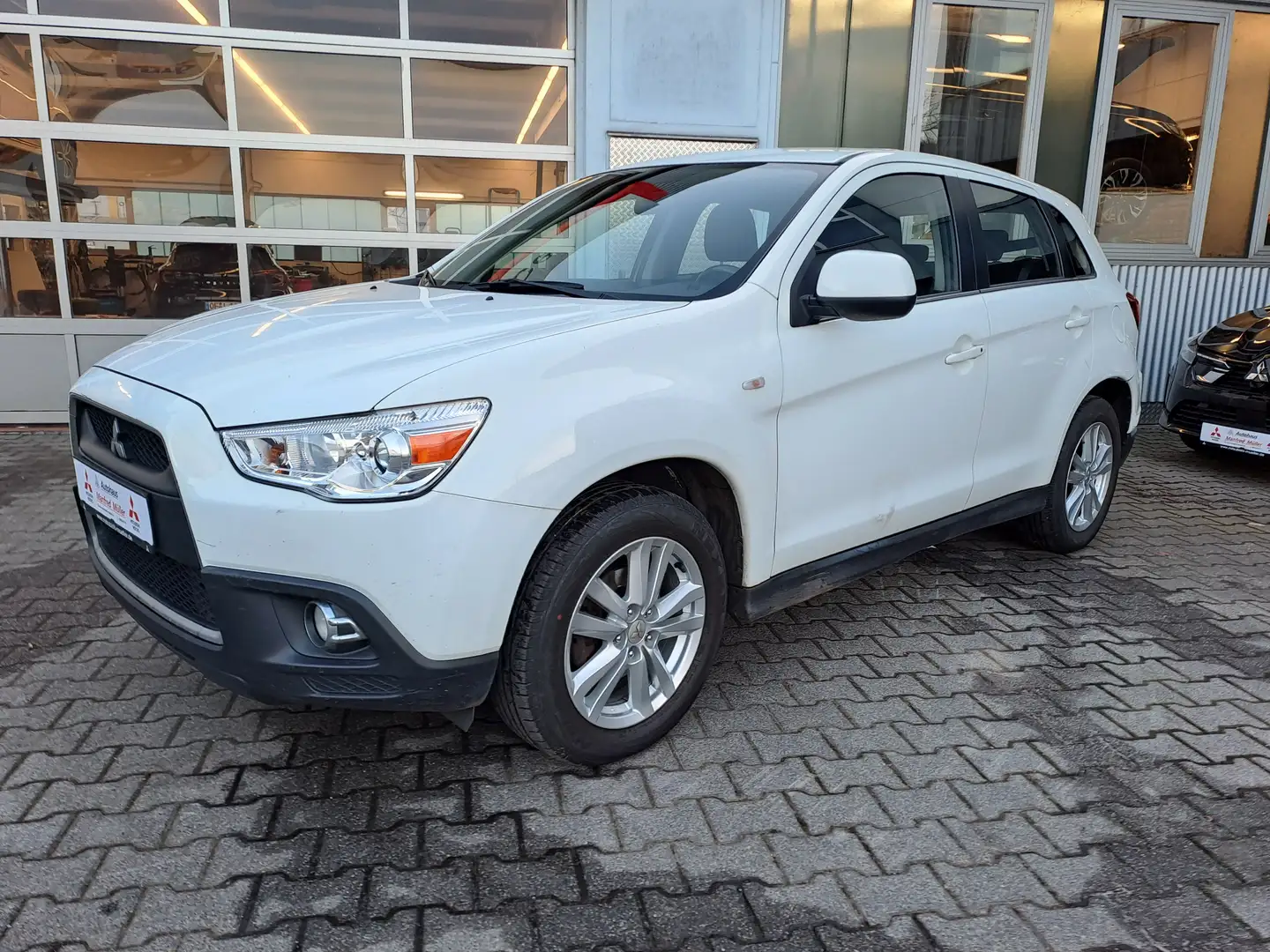 Mitsubishi ASX 1.8 DI-D+ Invite 4WD Weiß - 2