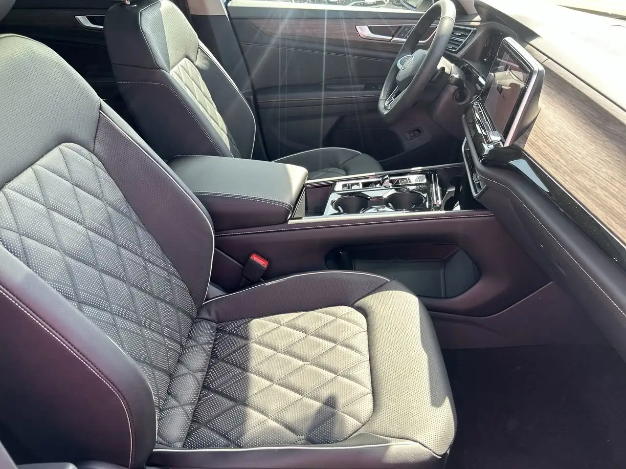 Volkswagen Atlas снимка Volkswagen Atlas