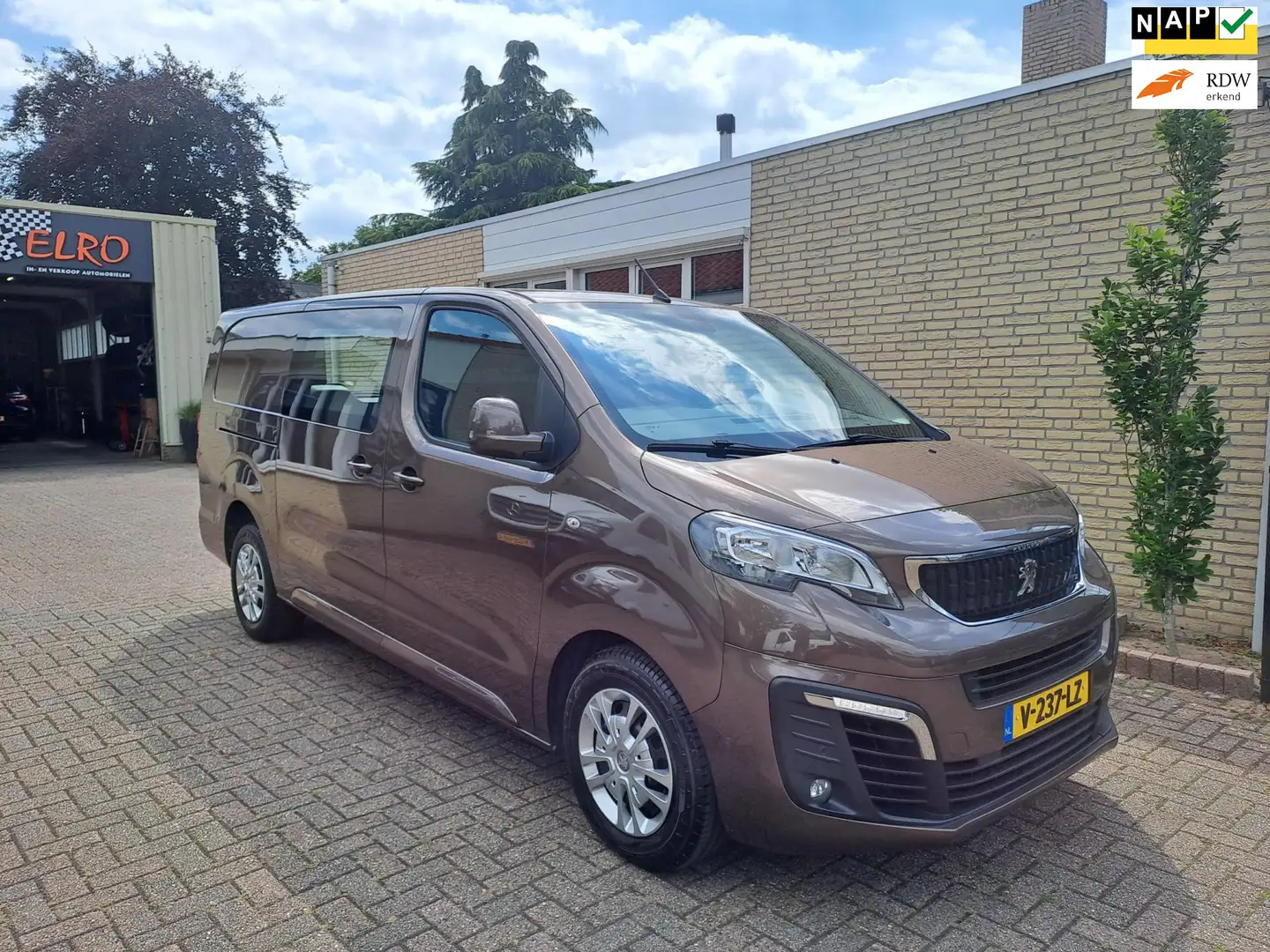 Peugeot Expert 231L 2.0 BlueHDI 180 Premium Pack Bruin - 1