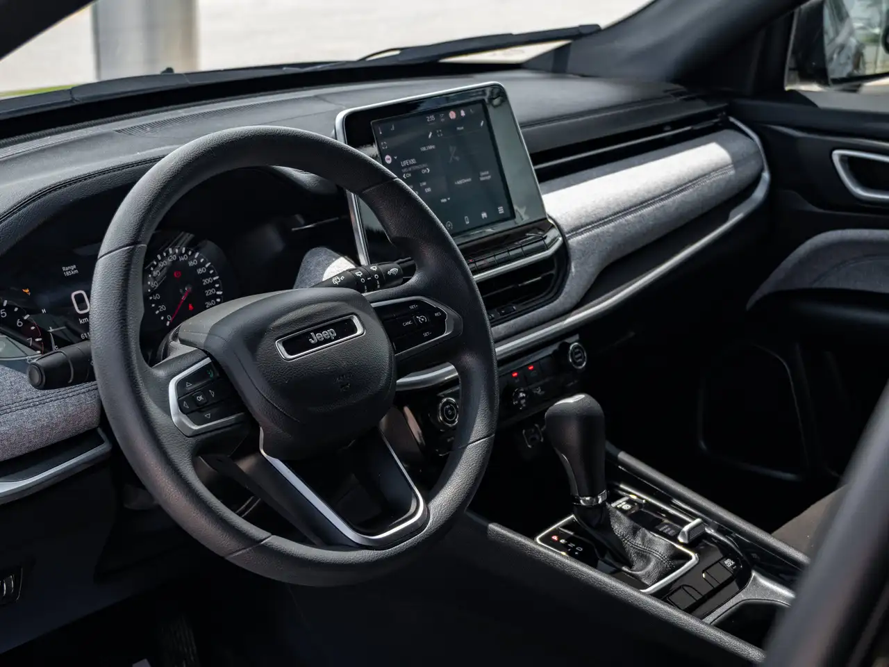 Jeep Compass photo Jeep Compass