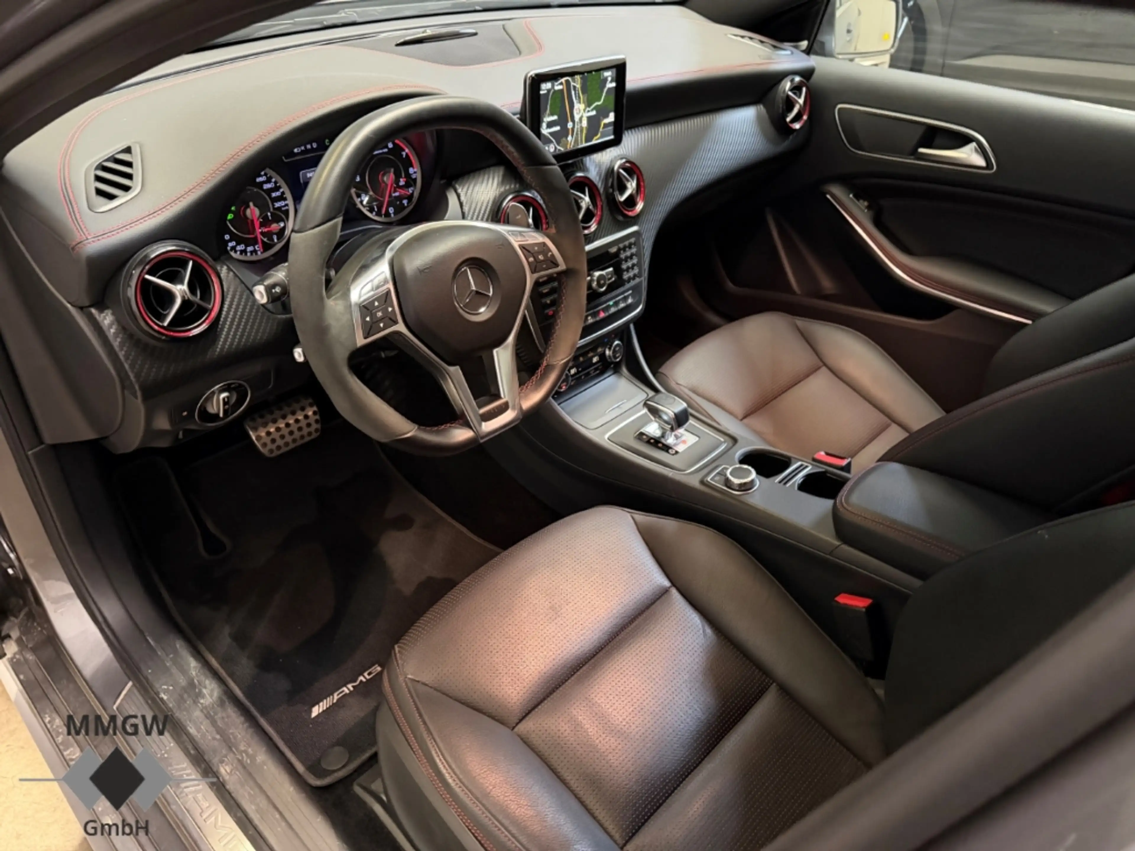 Mercedes-Benz A 45 AMG 4Matic Navi/Leder/HarmanKardon/BiXenon/SHZ — photo 9