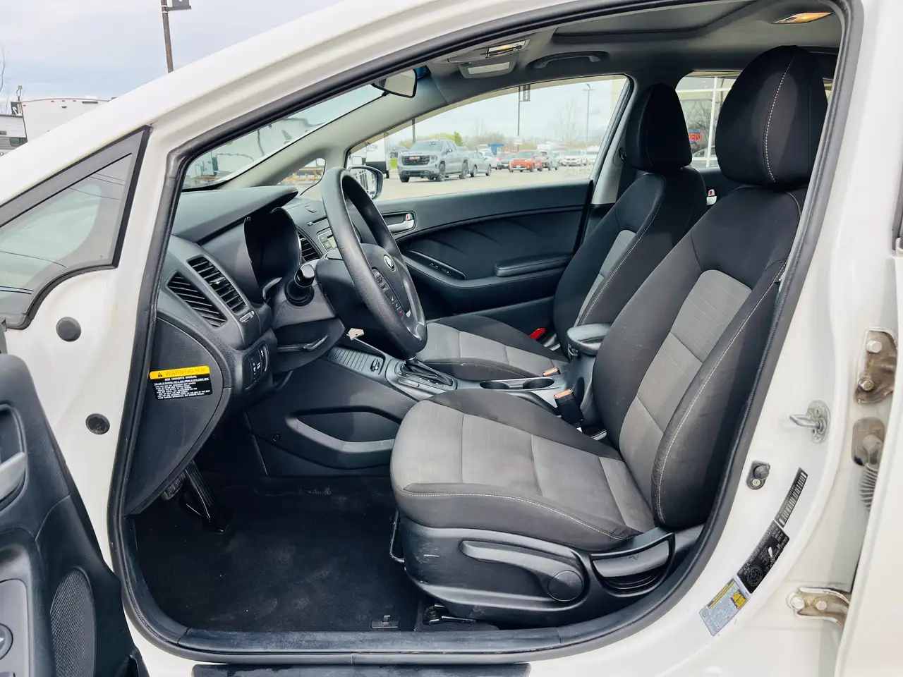 Kia Forte снимка Kia Forte