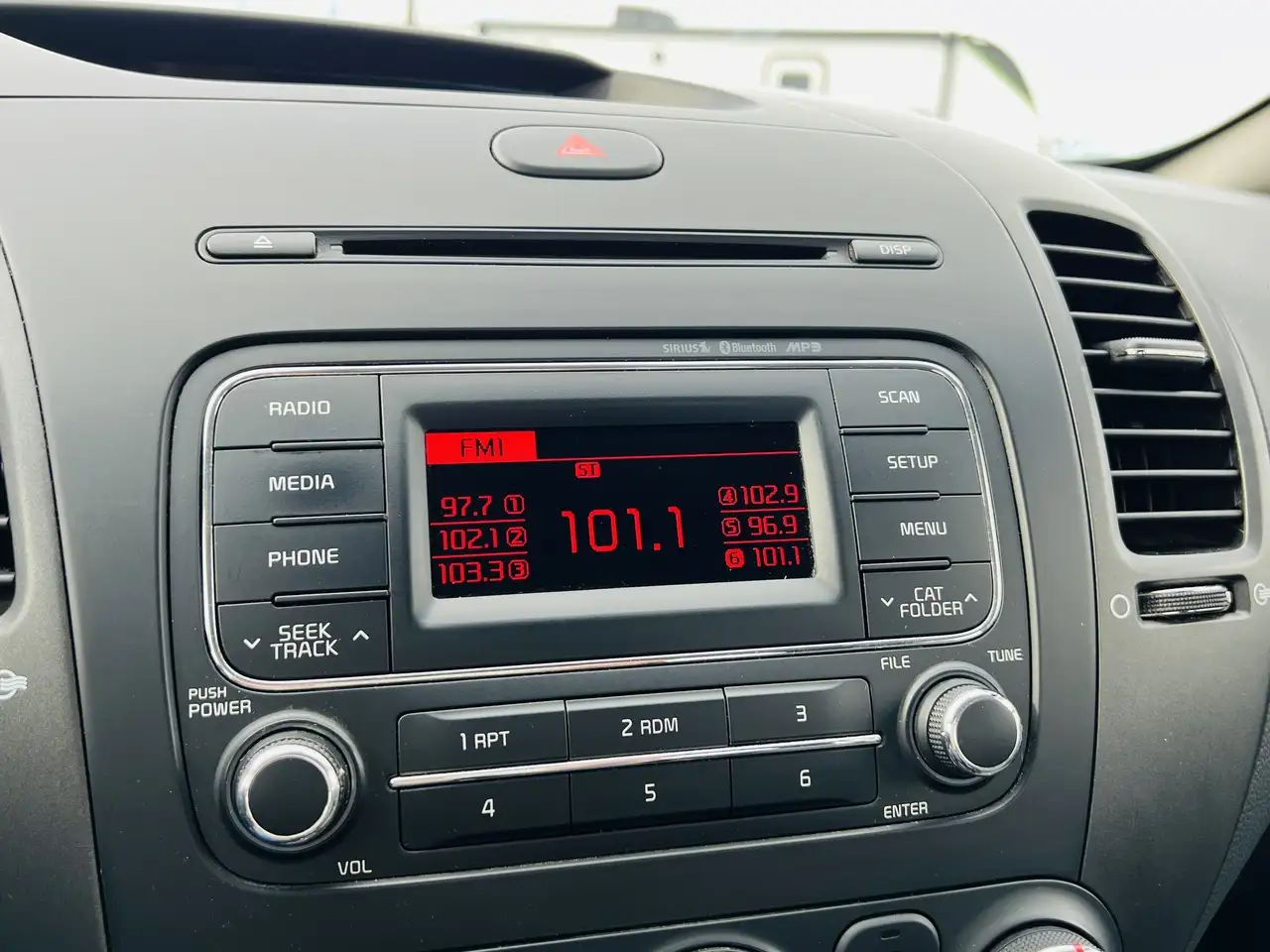 Kia Forte снимка Kia Forte