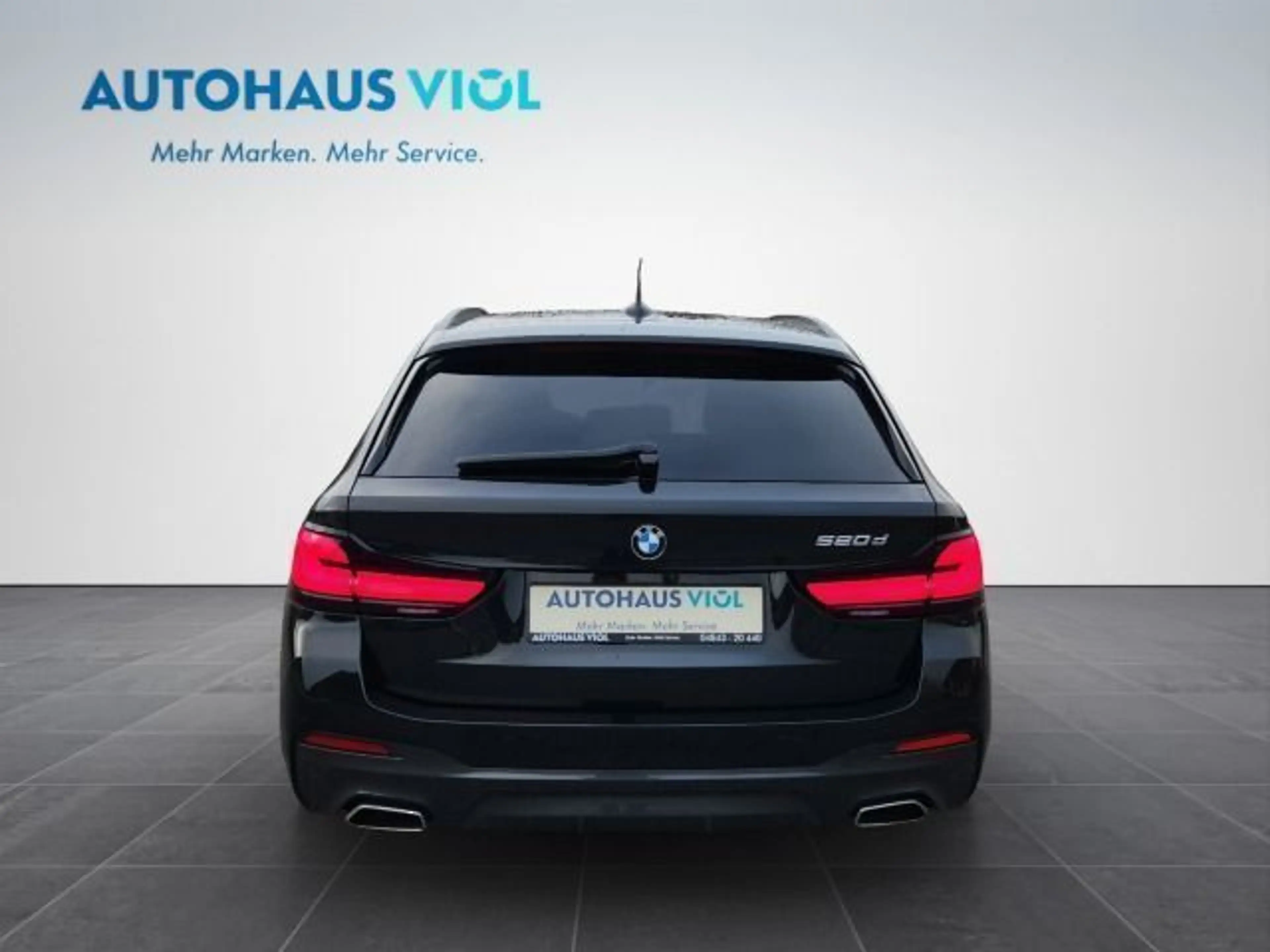 BMW 520 d Touring M-Sport Mild-Hybrid — photo 8