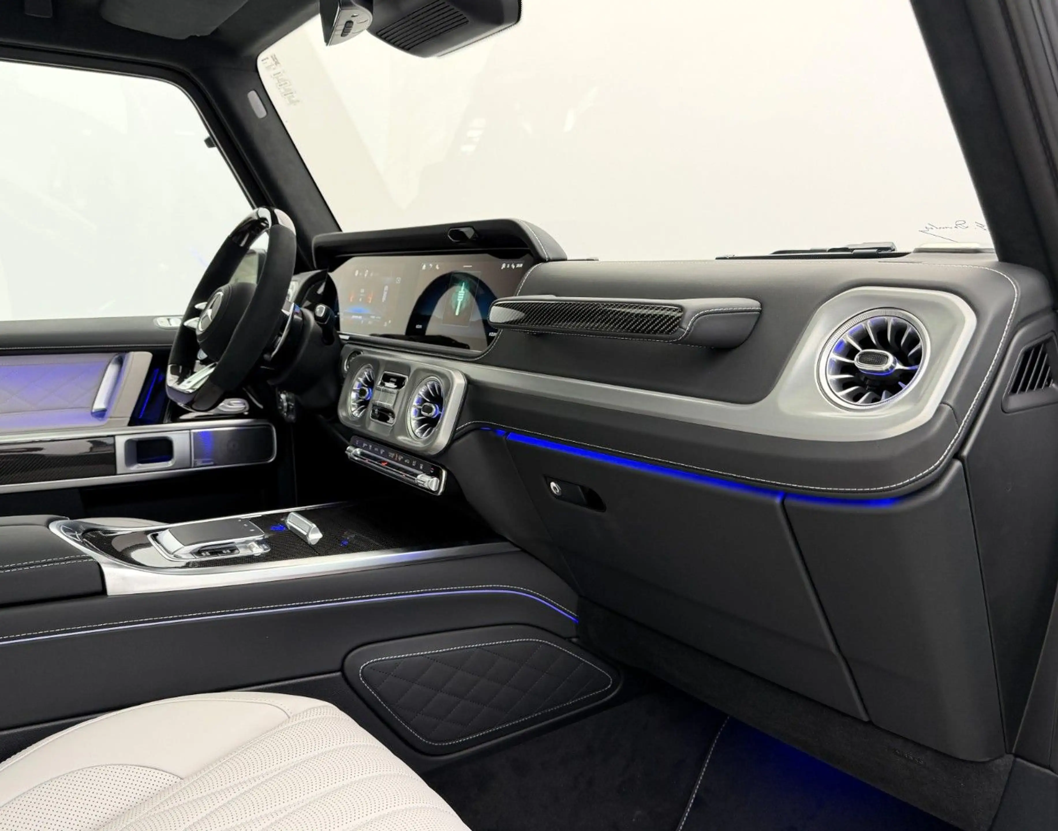 Mercedes-Benz G 63 AMG G63 AMG °2027°Superoir°Night°A22°Carbon° — photo 14