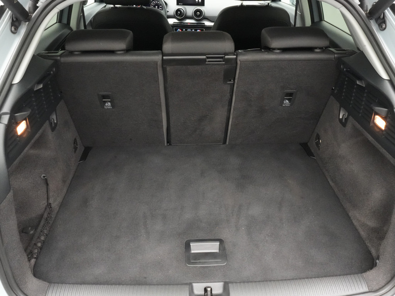 Audi Q2 TDI S line ACC AHK KAM NAVI SHZ MATRIX PDC — photo 7