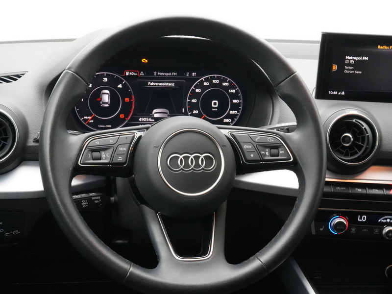 Audi Q2 TDI S line ACC AHK KAM NAVI SHZ MATRIX PDC — photo 11
