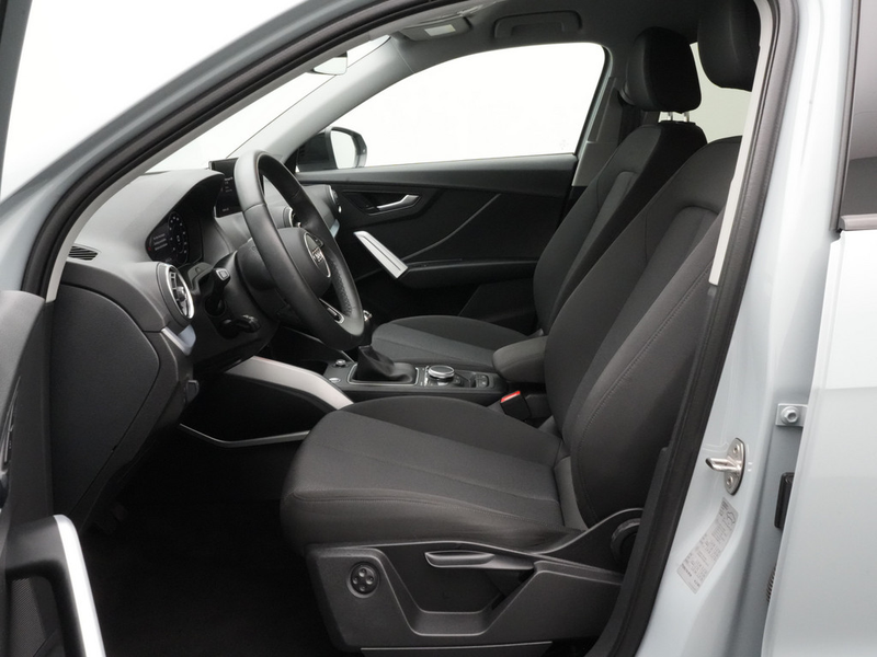 Audi Q2 TDI S line ACC AHK KAM NAVI SHZ MATRIX PDC — photo 13