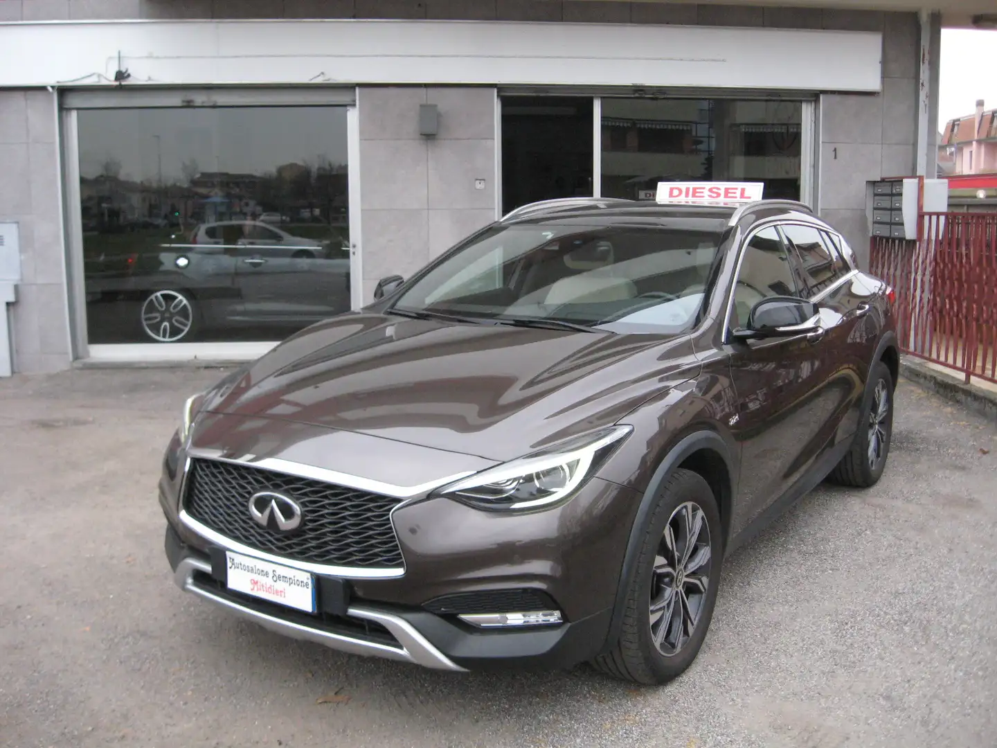 Infiniti QX30 2.2d Executive awd dct PELLE+NAVI SOLO KM 74.500 Marrón - 1