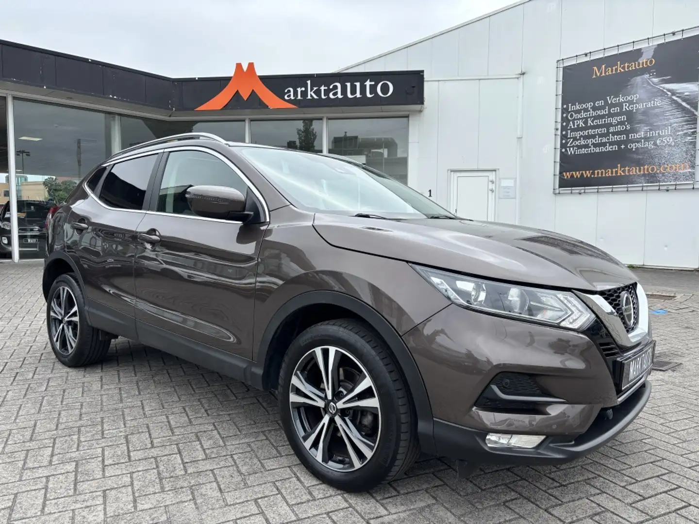 Nissan Qashqai 1.3 DIG-T N-Way Carplay Panorama Pdc Climate Bruin - 1