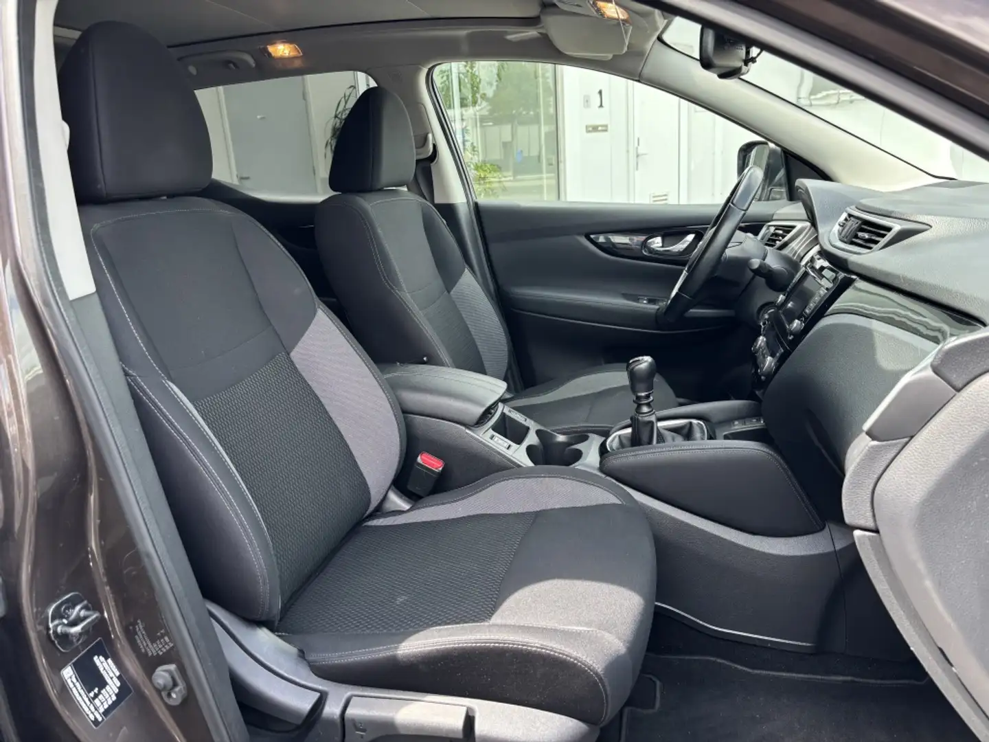 Nissan Qashqai 1.3 DIG-T N-Way Carplay Panorama Pdc Climate Bruin - 2