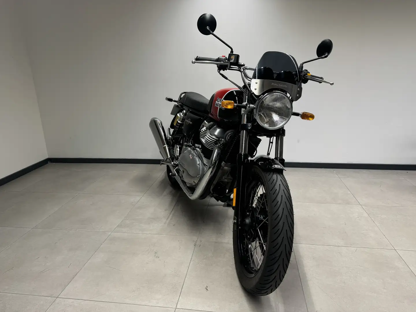 Royal Enfield Interceptor - 2
