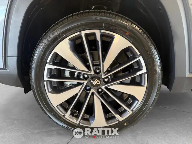 DR Automobiles DR5 view 3