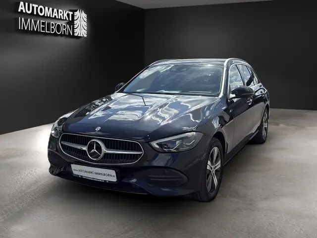 Mercedes-Benz C-Class view 3
