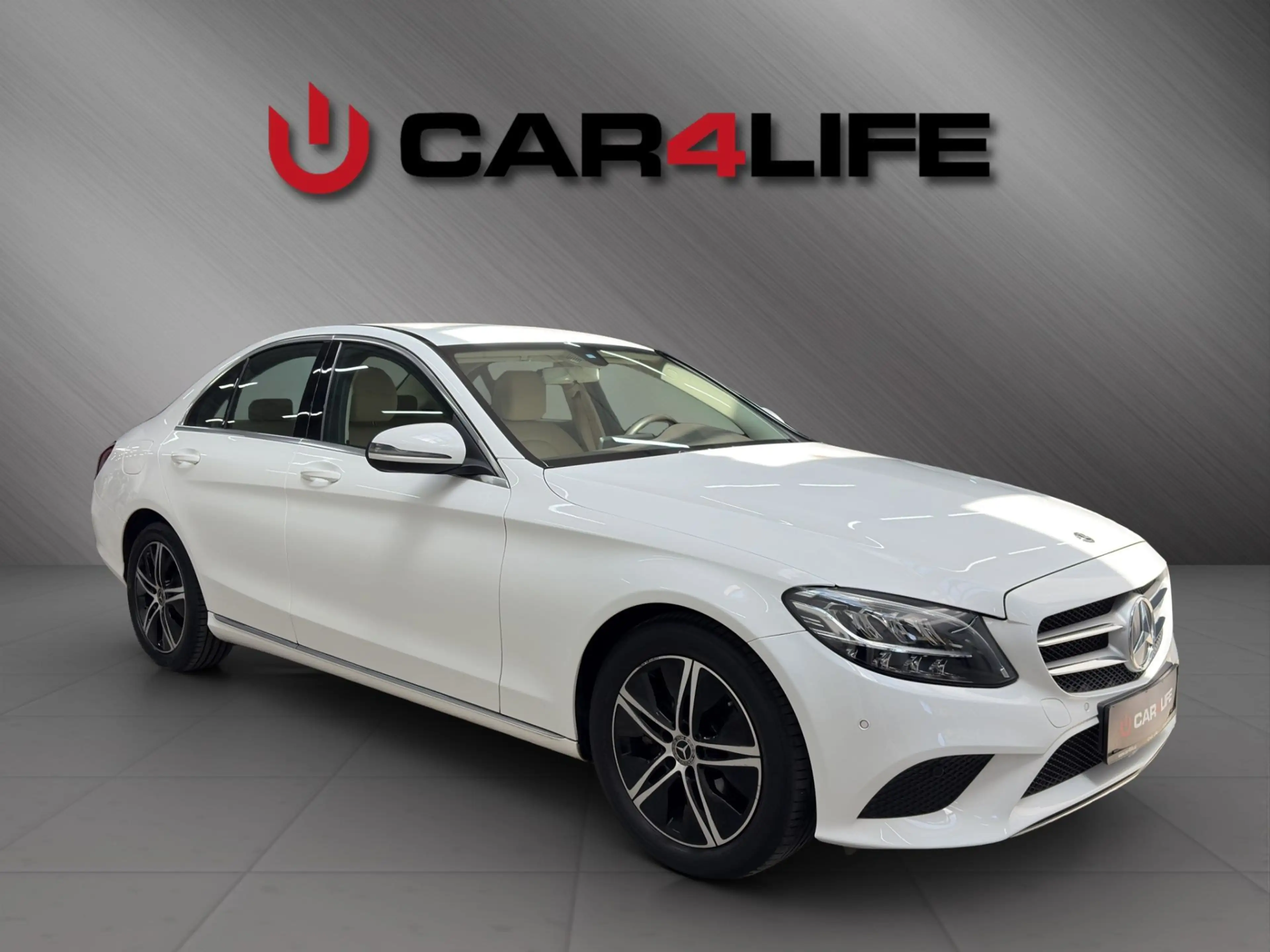 Mercedes-Benz C 200 d *KEYLESS GO*SITZHEIZUNG*LED* — photo 3