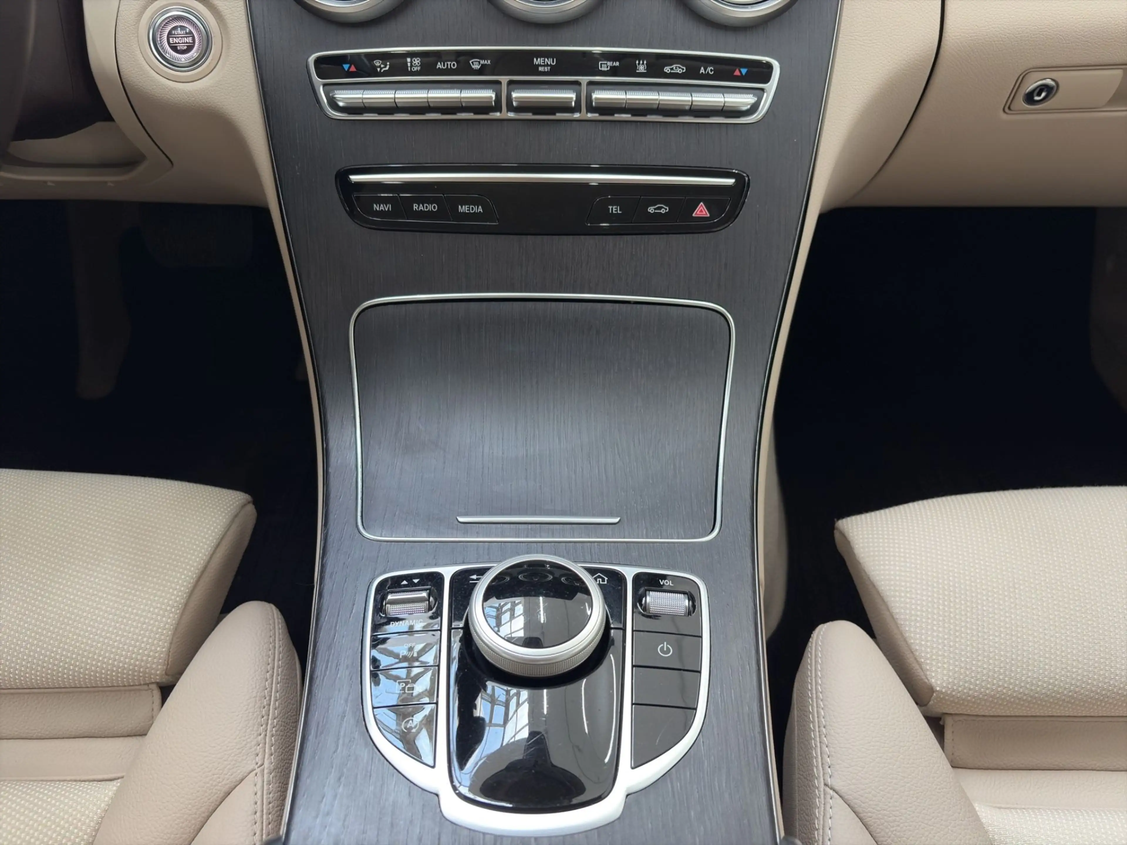 Mercedes-Benz C 200 d *KEYLESS GO*SITZHEIZUNG*LED* — photo 12