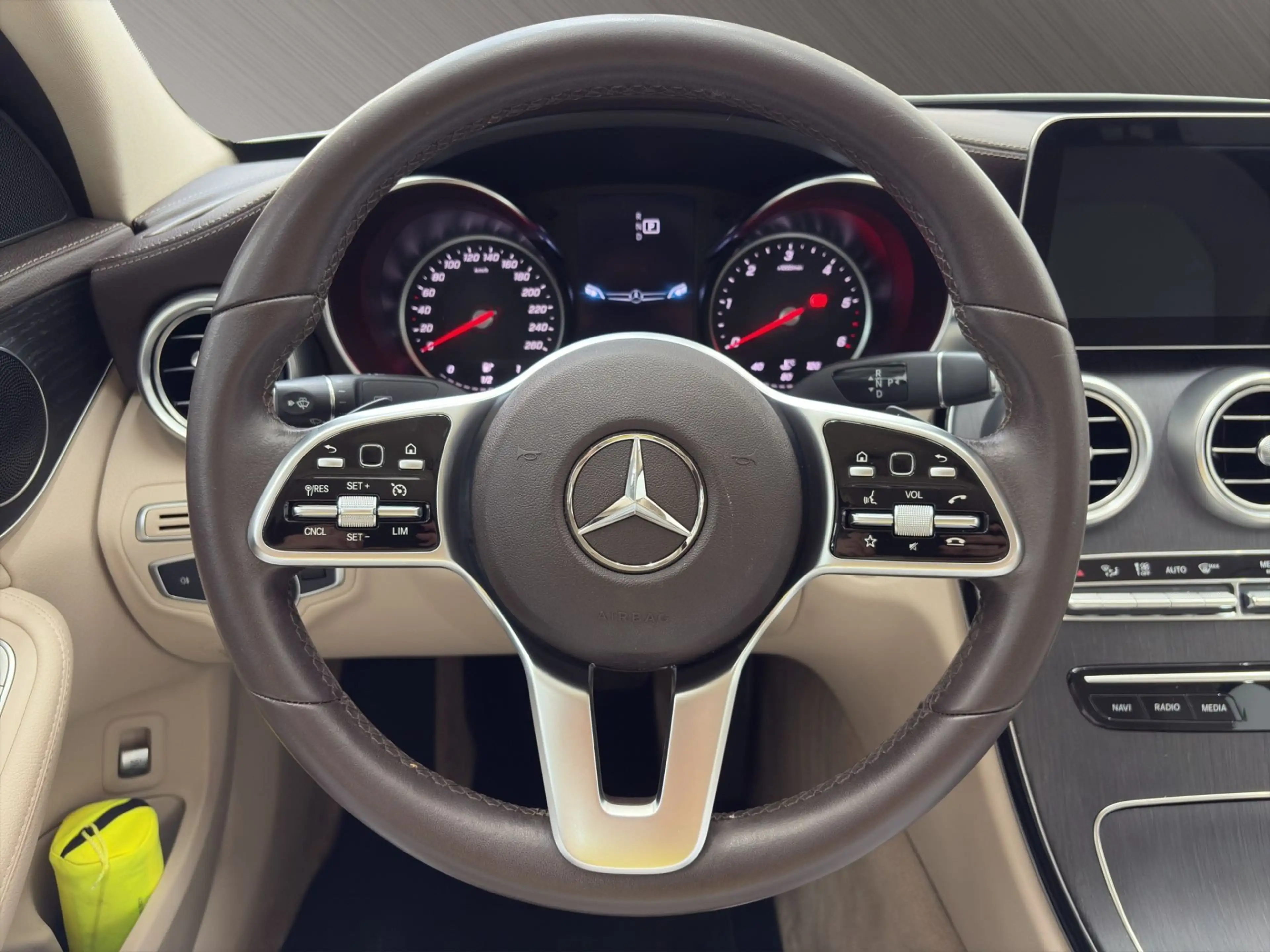 Mercedes-Benz C 200 d *KEYLESS GO*SITZHEIZUNG*LED* — photo 10