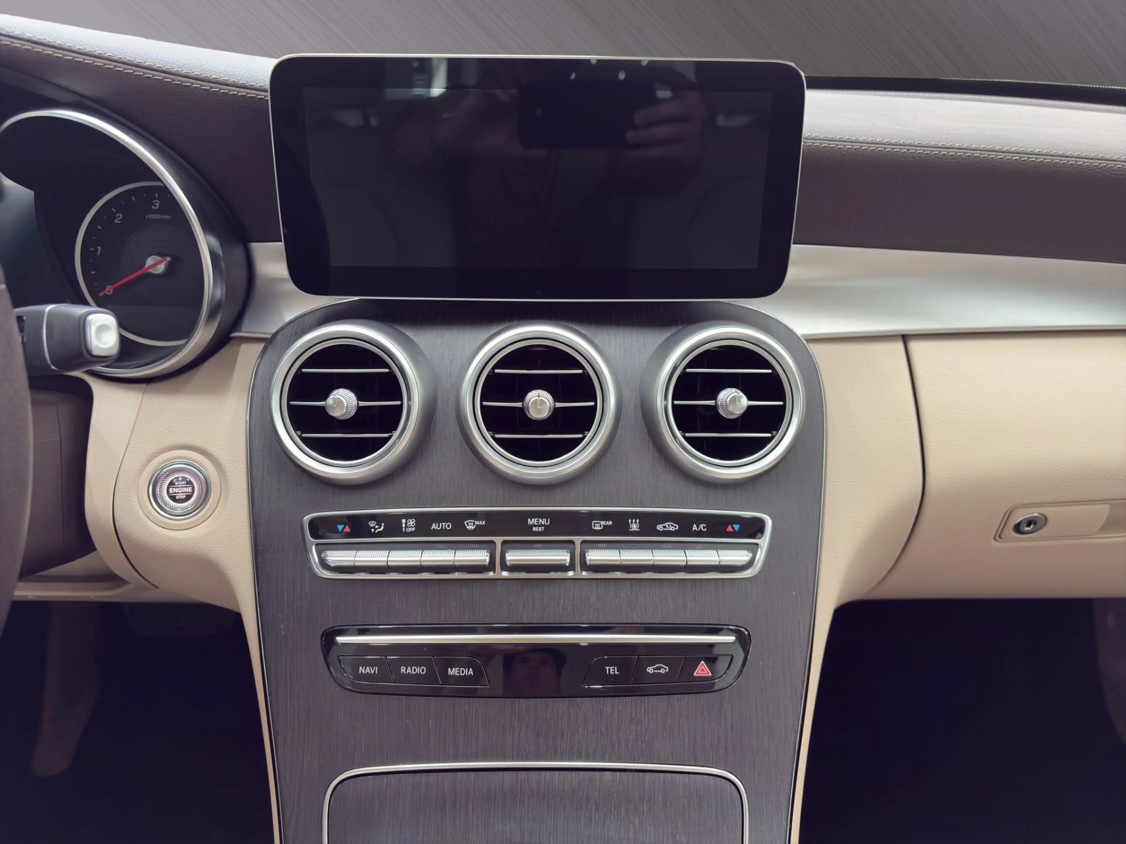 Mercedes-Benz C 200 d *KEYLESS GO*SITZHEIZUNG*LED* — photo 11