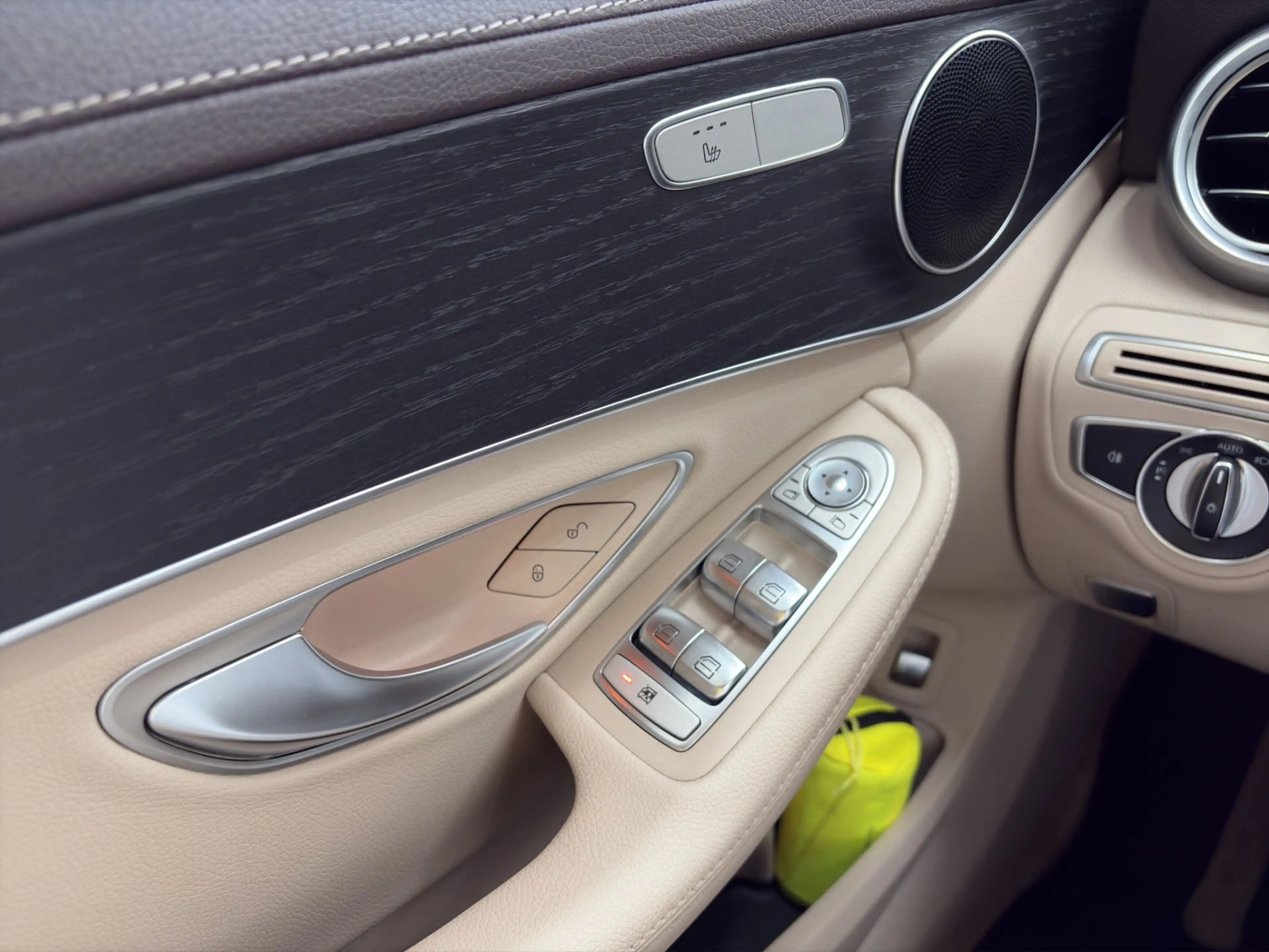 Mercedes-Benz C 200 d *KEYLESS GO*SITZHEIZUNG*LED* — photo 14