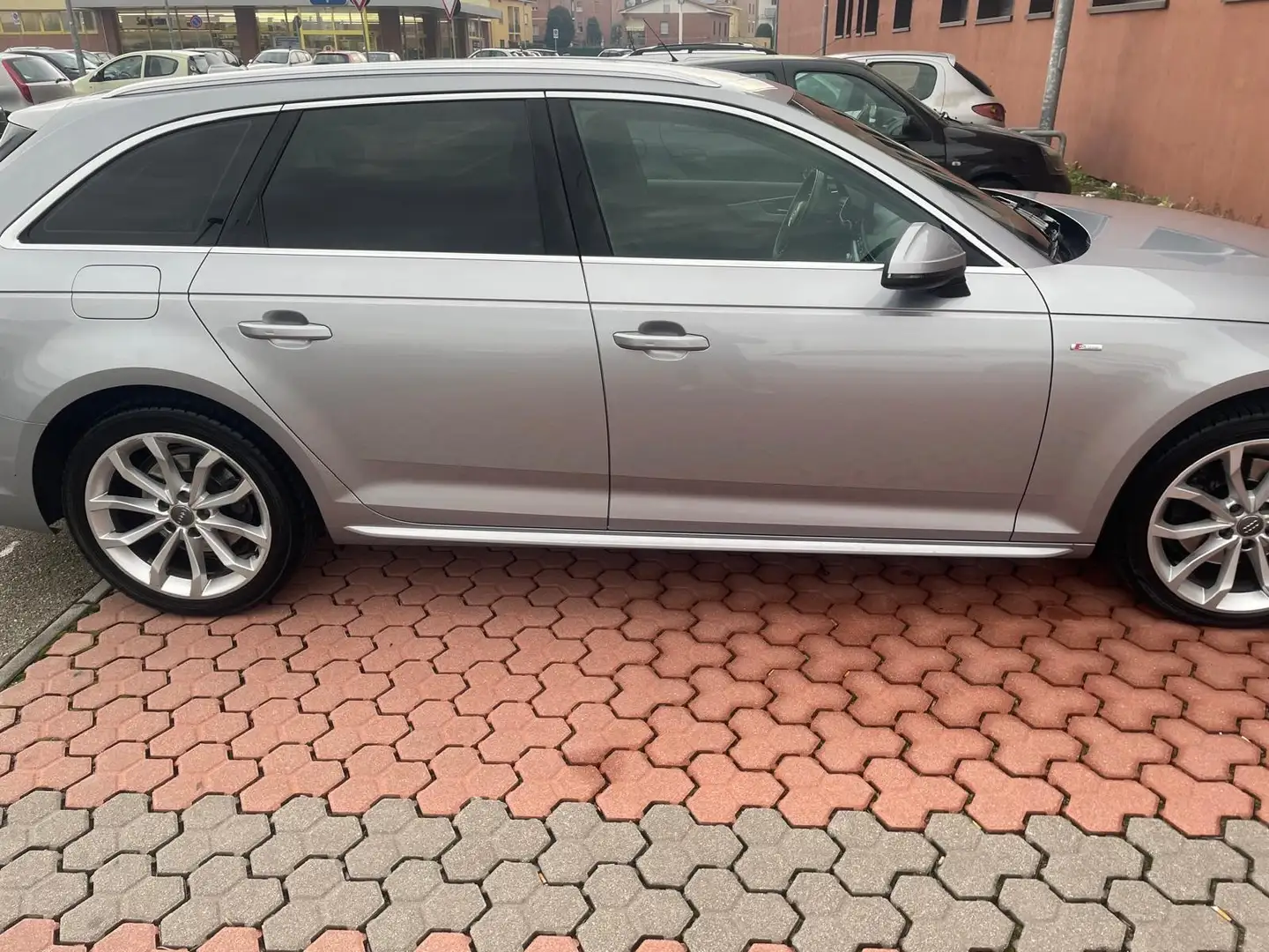 Audi A4 Avant 2.0 tdi Business Sport 122cv s-tronic - 2
