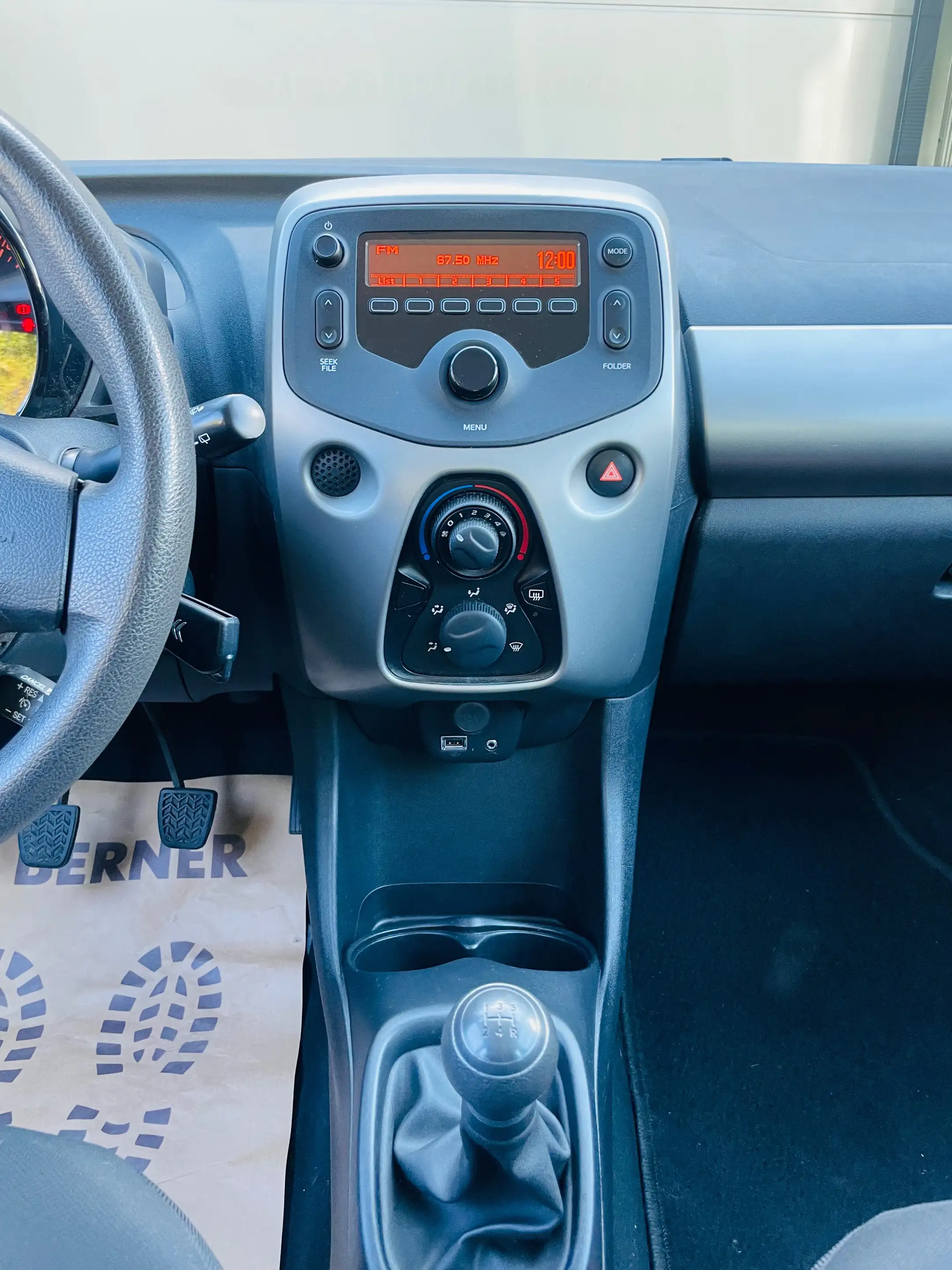 Citroen C1 C1 1.0 VTi Live — photo 10