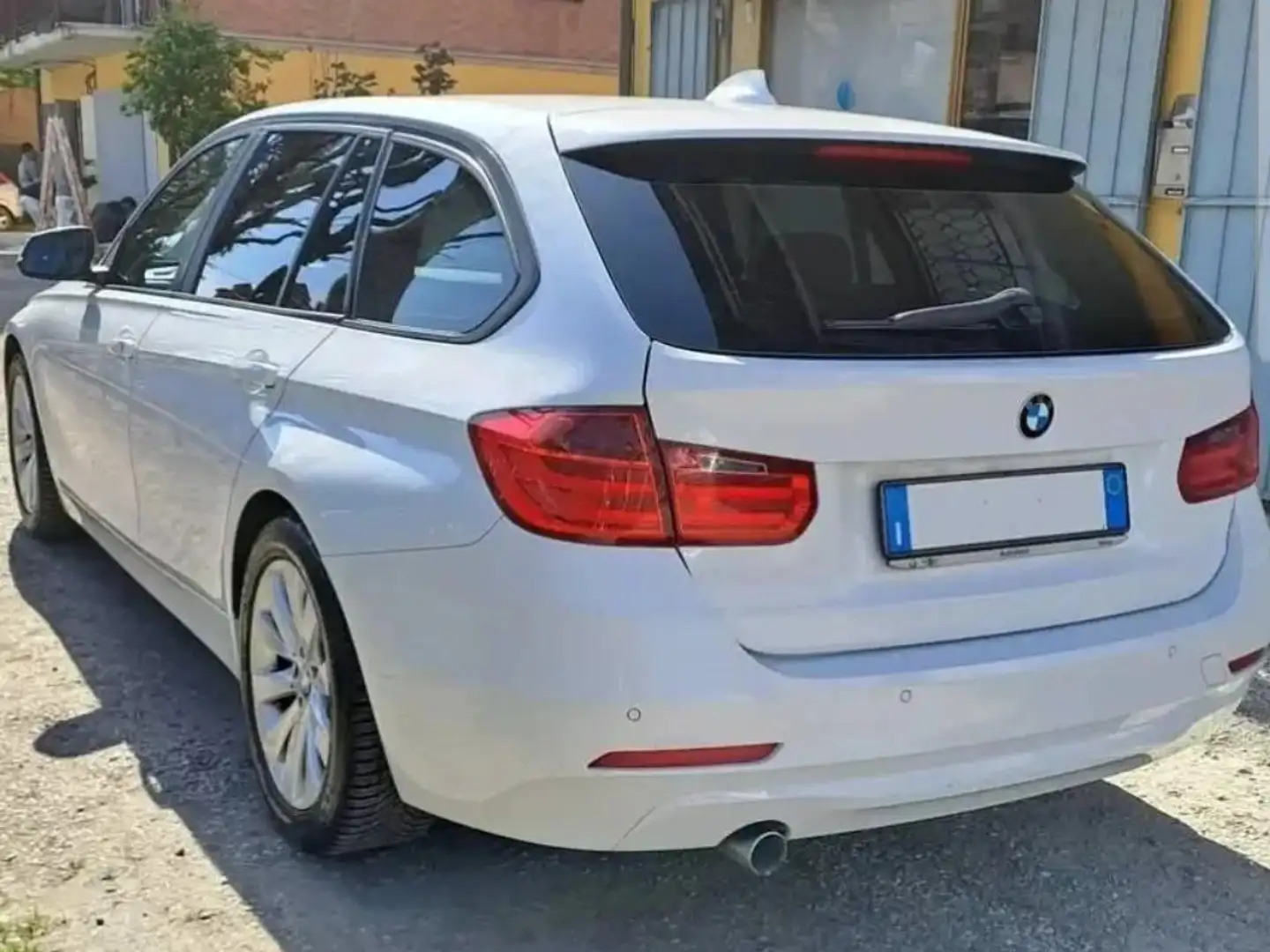 BMW 316 Serie 3 F31 2013 Touring 316d automatica Bianco - 2