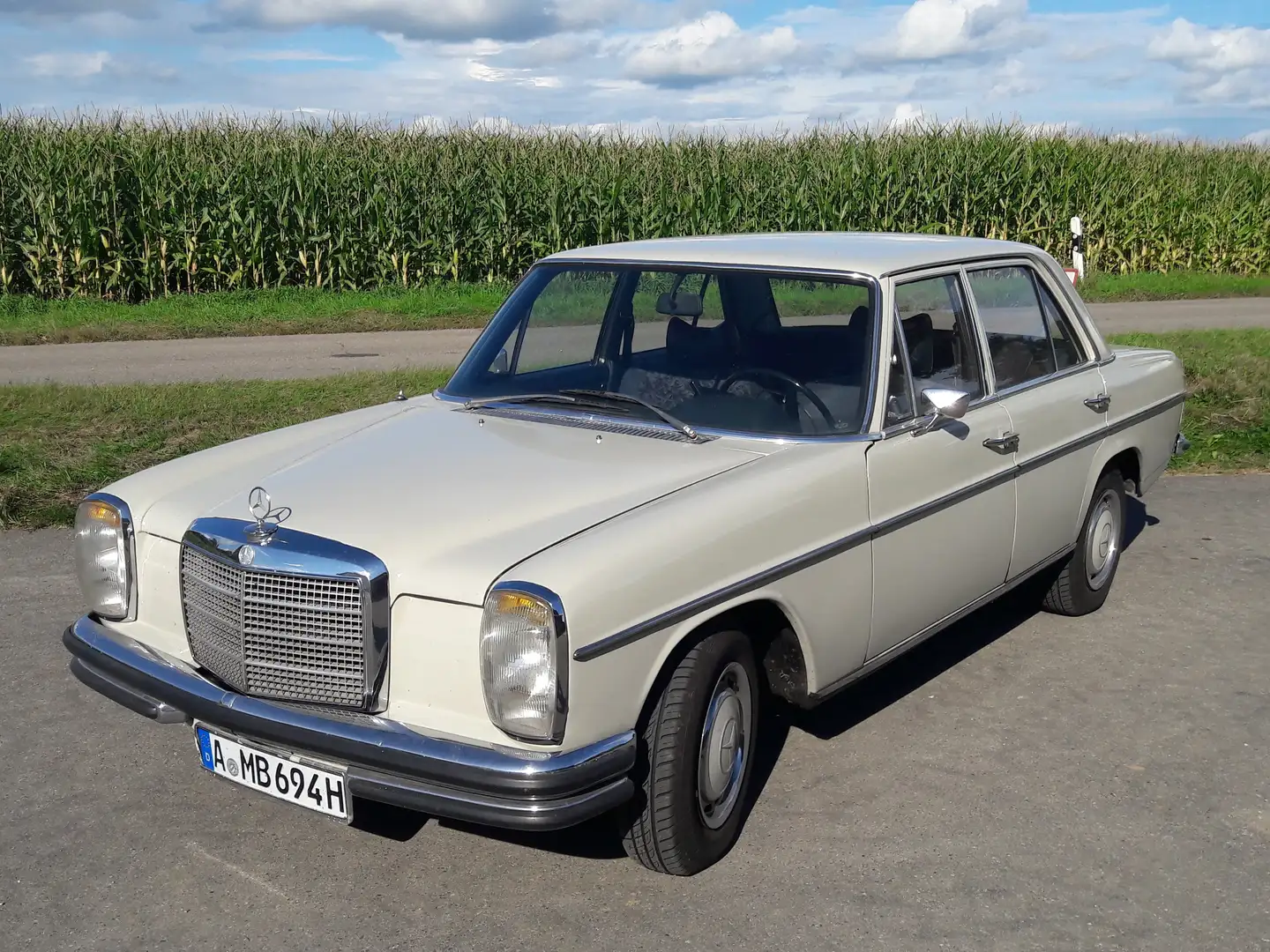 Mercedes-Benz 250 Strich Acht Limousine - 1