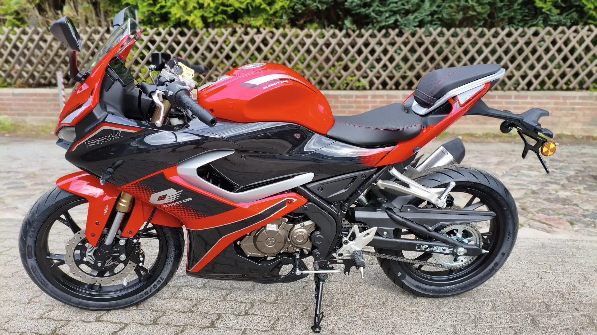 QJ Motor SRK 125 ABS NEUFAHRZEUG Rot - 2