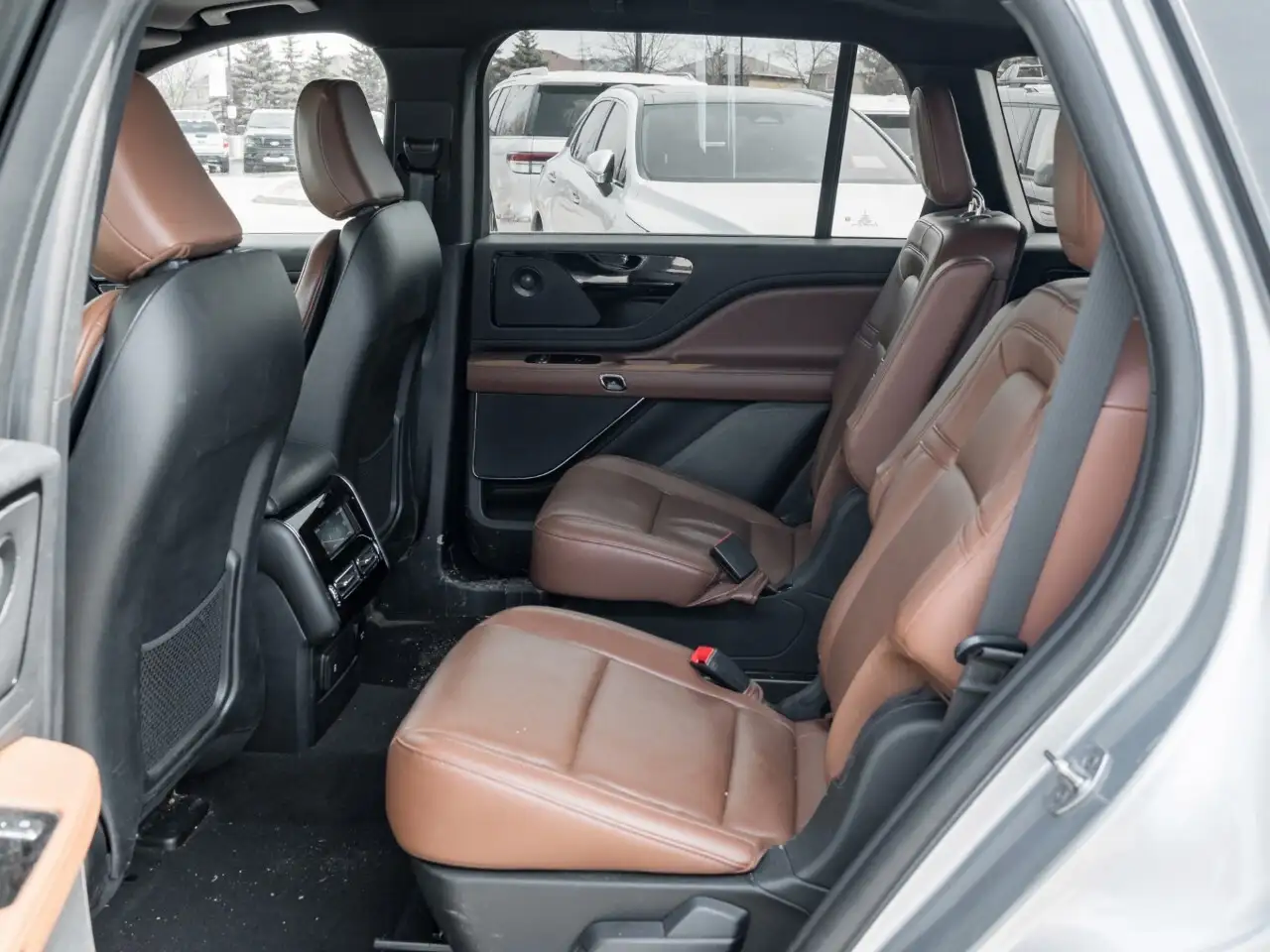 Lincoln Aviator снимка Lincoln Aviator