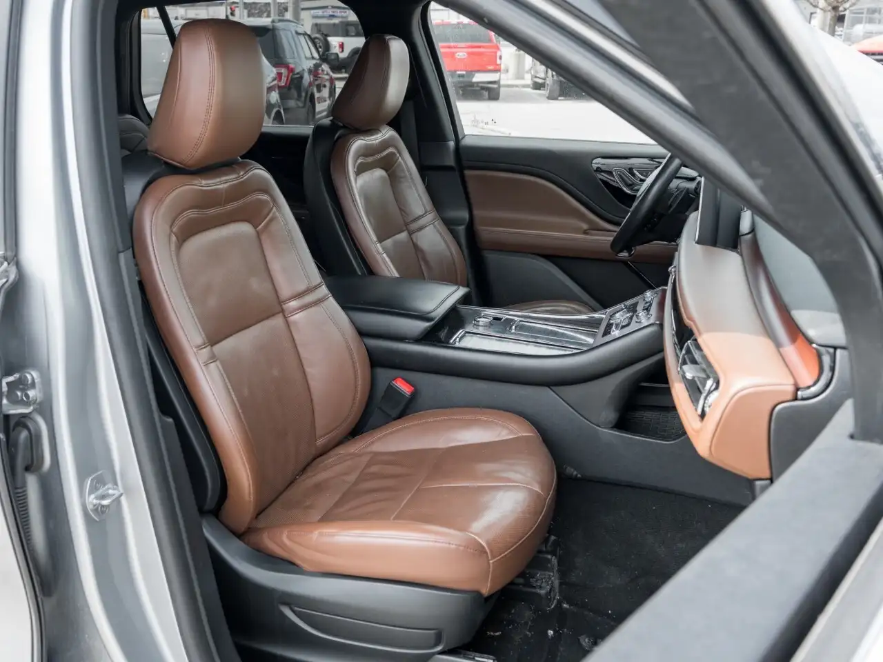Lincoln Aviator снимка Lincoln Aviator