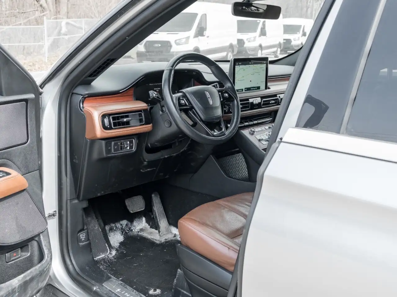 Lincoln Aviator снимка Lincoln Aviator