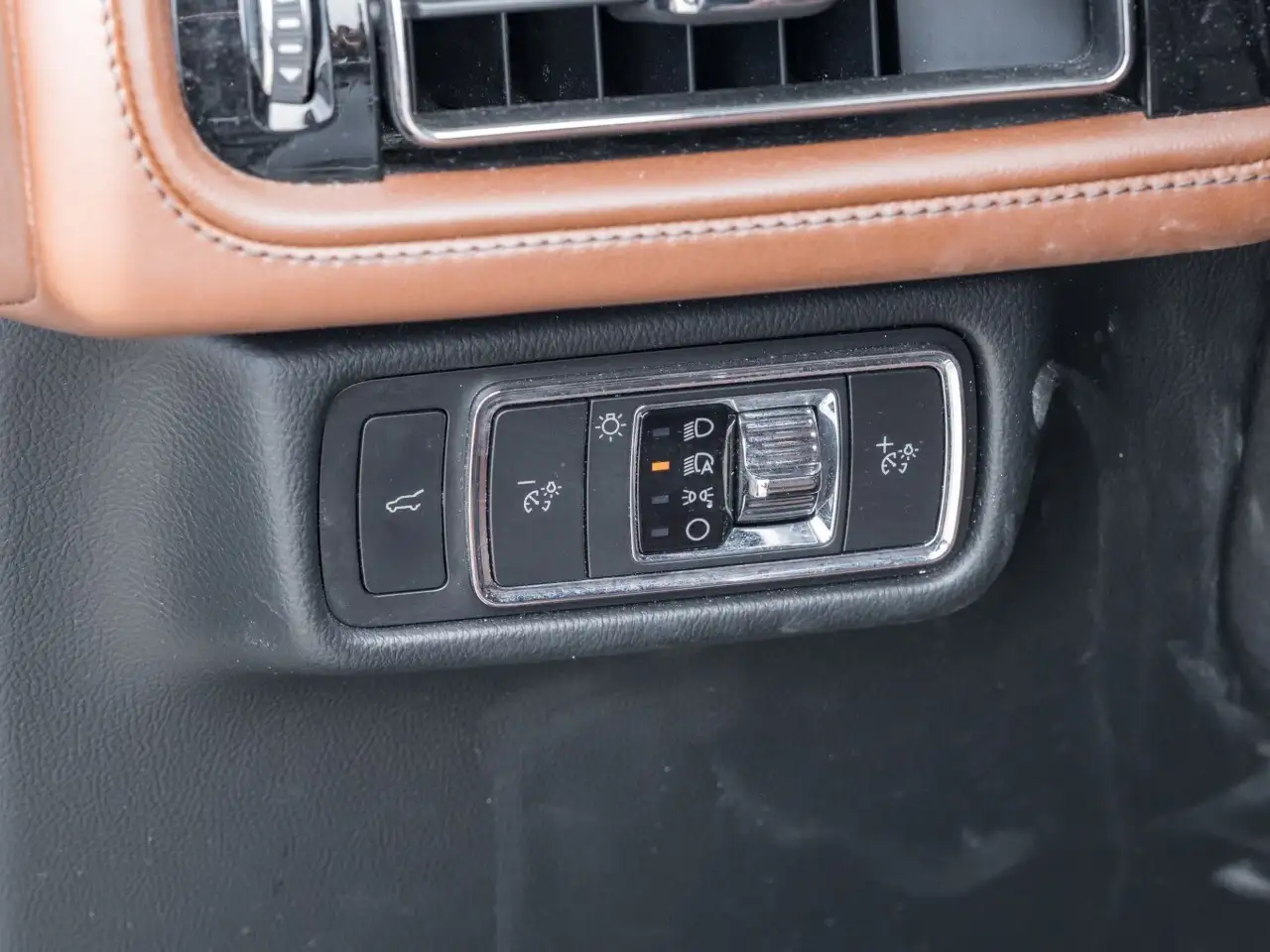 Lincoln Aviator снимка Lincoln Aviator