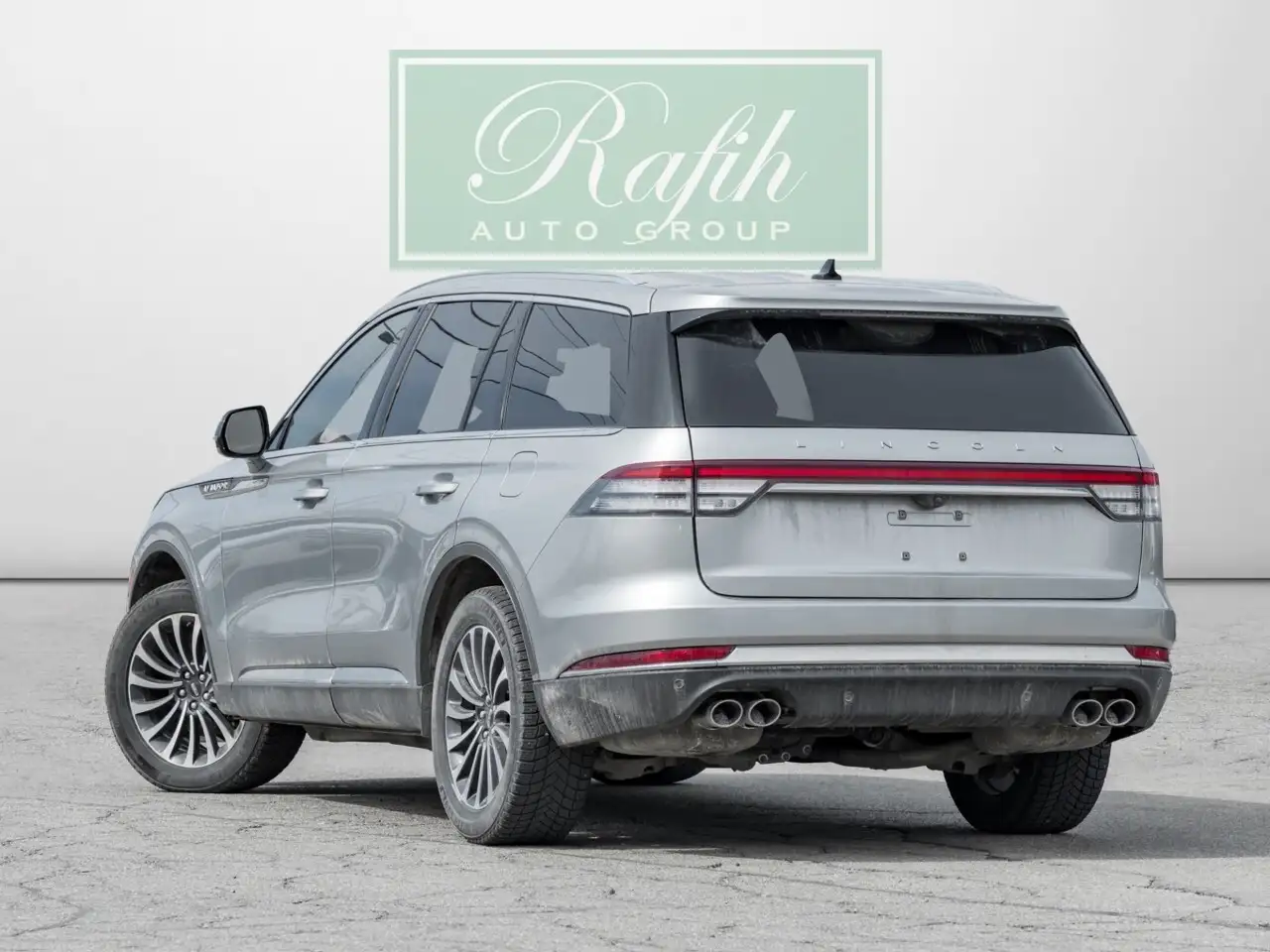 Lincoln Aviator снимка Lincoln Aviator