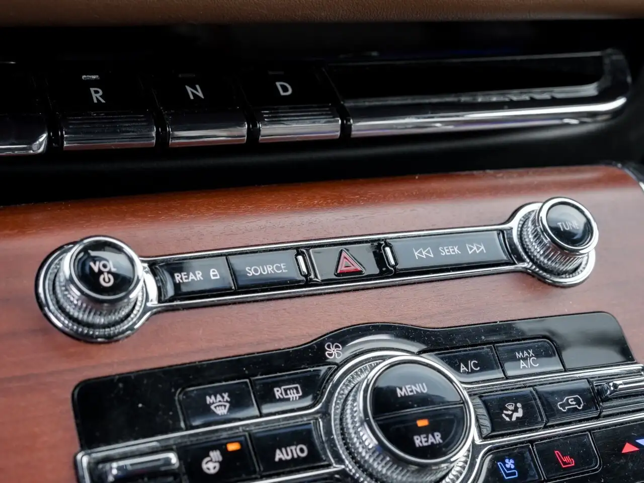 Lincoln Aviator снимка Lincoln Aviator