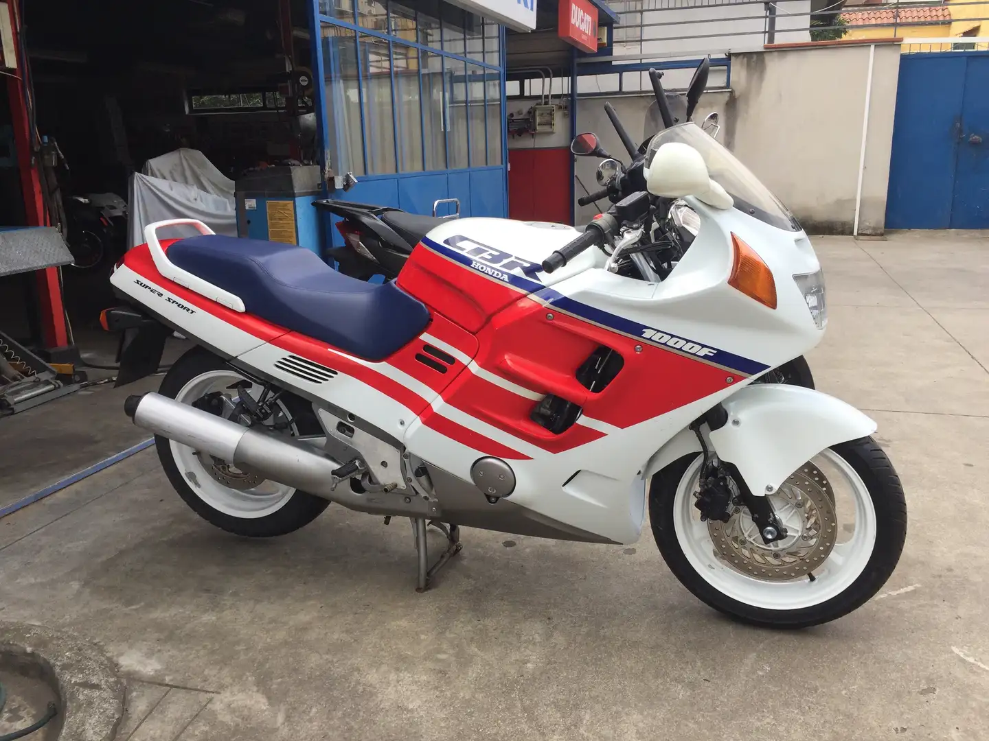 Honda CBR 1000 - 1
