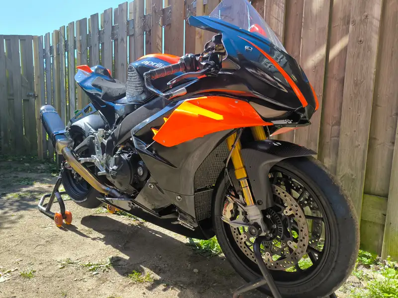 Aprilia RSV4 - foto 3