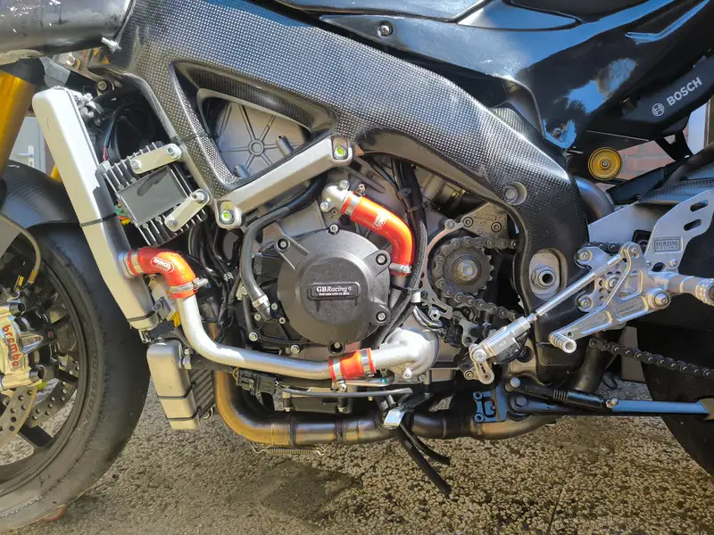 Aprilia RSV4 - foto 6