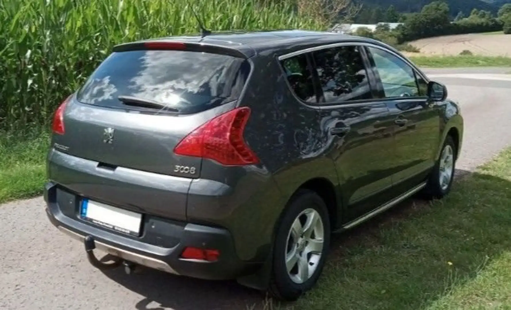 Peugeot 3008 3008 HDi FAP 150 Allure Grau - 2