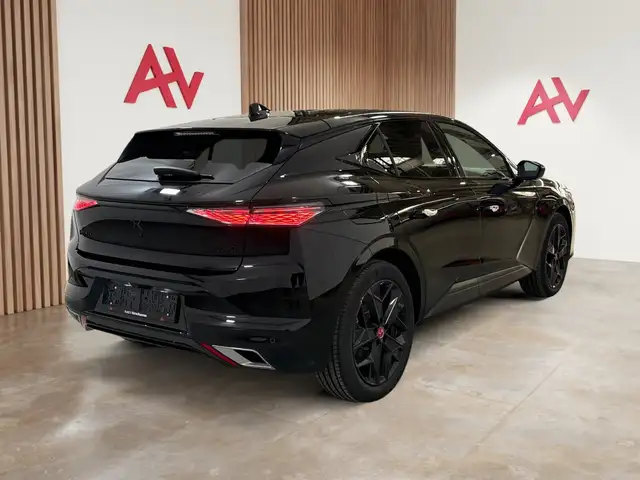 DS Automobiles DS 4 view 6