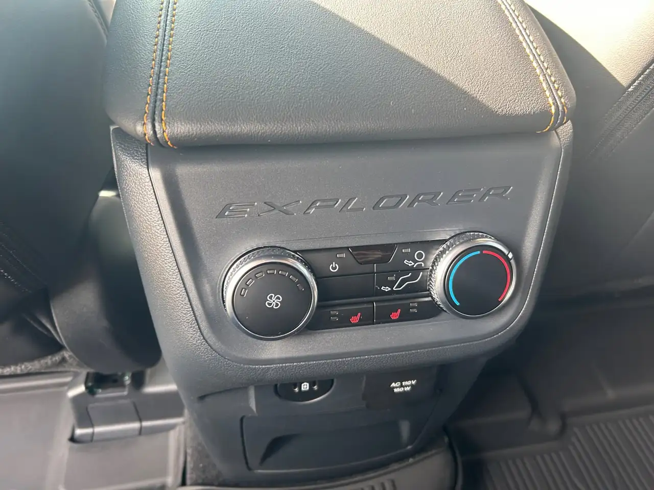 Ford Explorer photo Ford Explorer