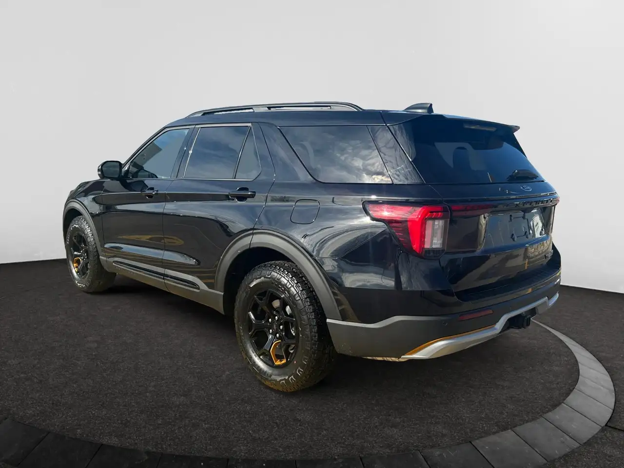Ford Explorer photo Ford Explorer