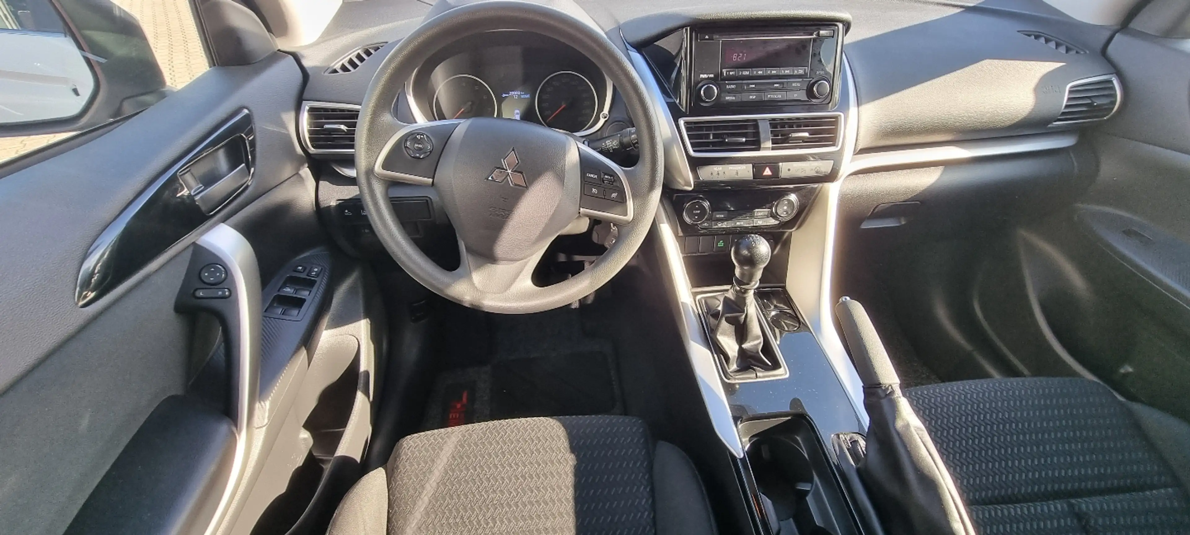 Mitsubishi Eclipse Cross BASIS 1.5 T-MIVEC 2WD 6-Gang — photo 11