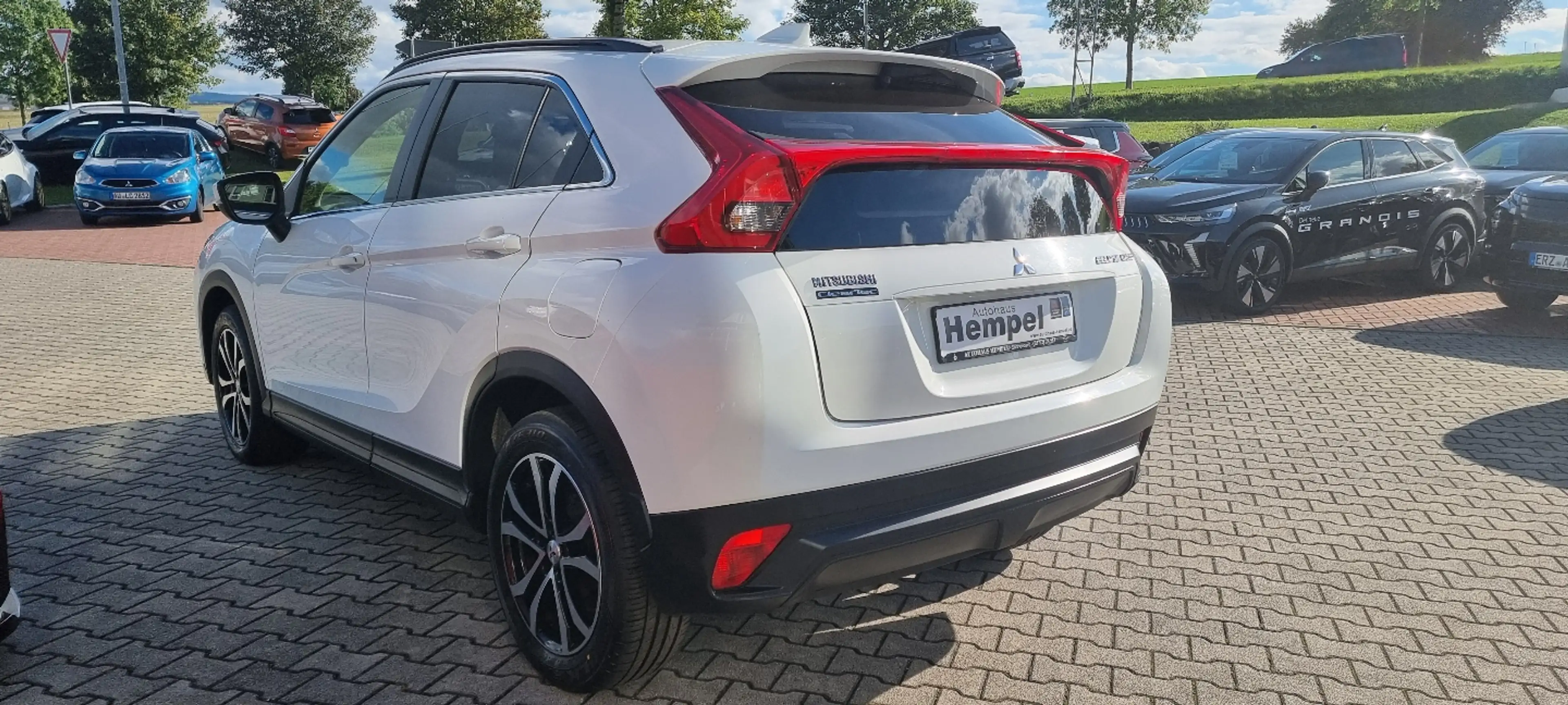 Mitsubishi Eclipse Cross BASIS 1.5 T-MIVEC 2WD 6-Gang — photo 3