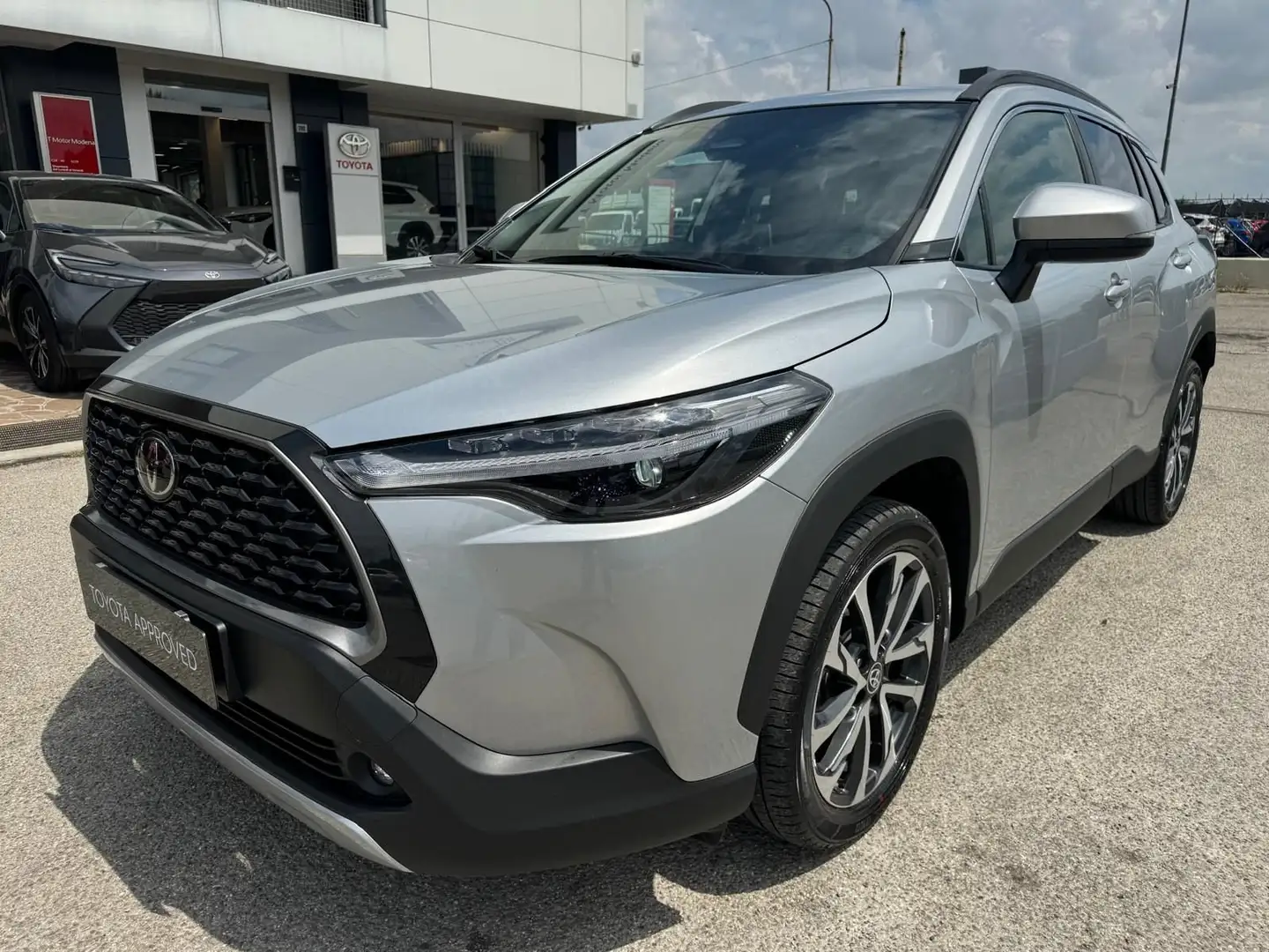 Toyota Corolla Cross 1.8 Hybrid 140 CV E-CVT Trend - 1