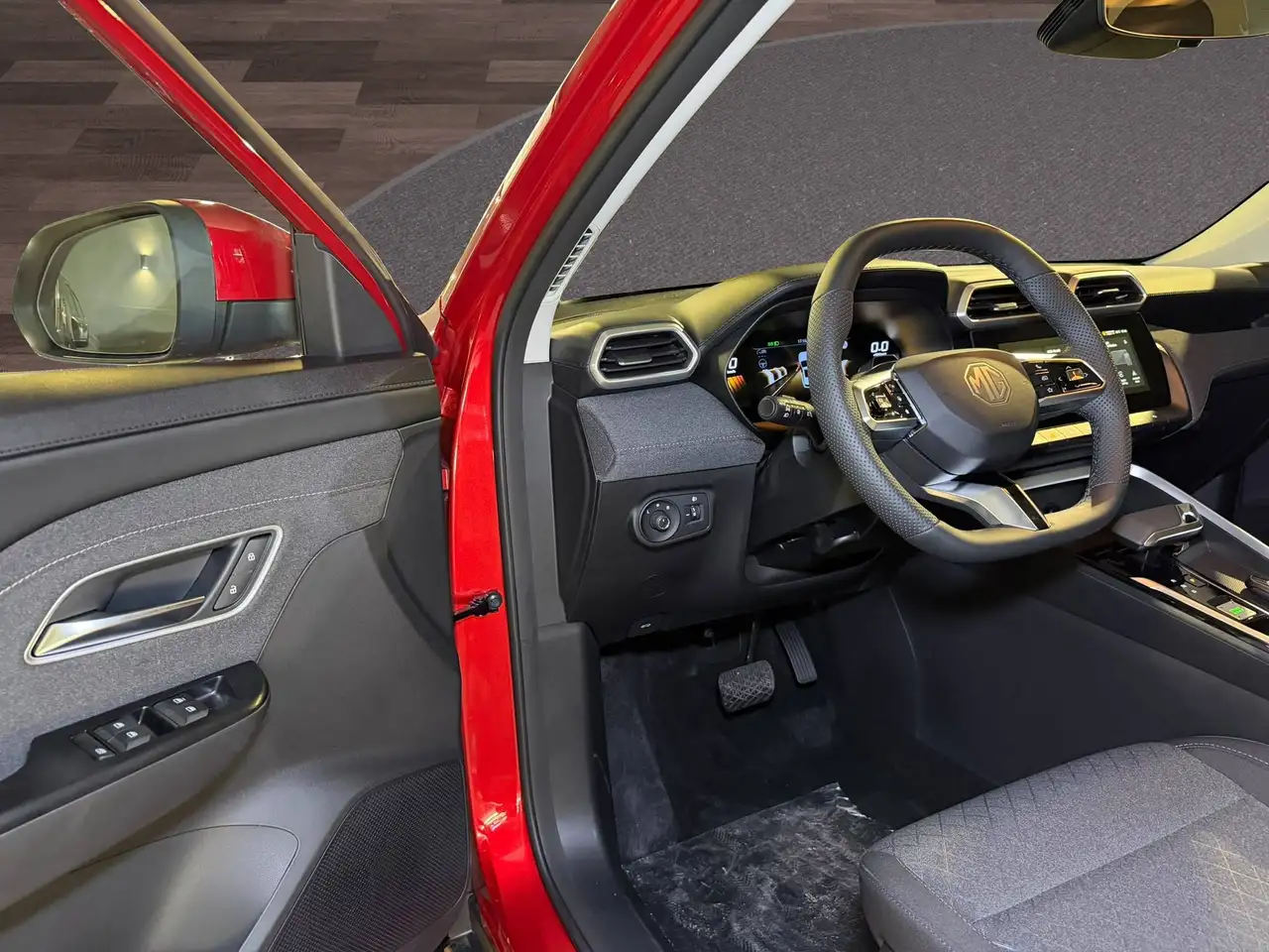 MG ZS 1.5 hybrid+ Standard auto, миниатюра 11