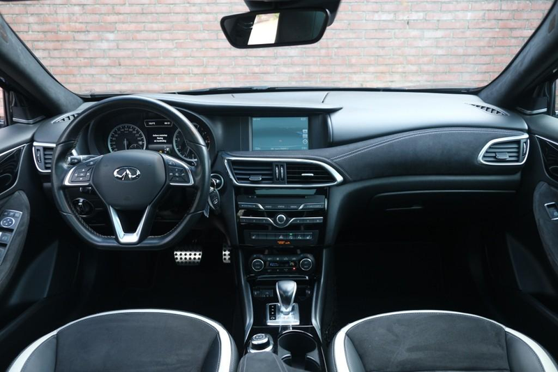 Infiniti Q30 1.6t 165pk Aut. Sport City Black | Climate | Cruis — photo 6