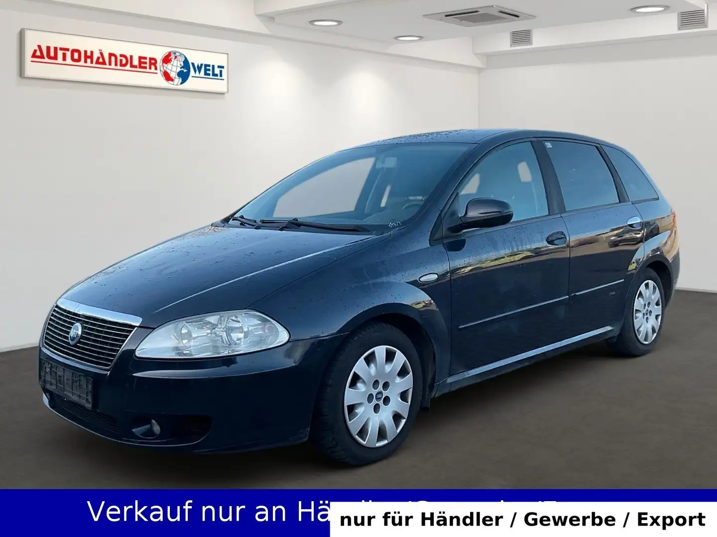 Fiat Croma 2.2 16V MPI Emotion Blau - 1