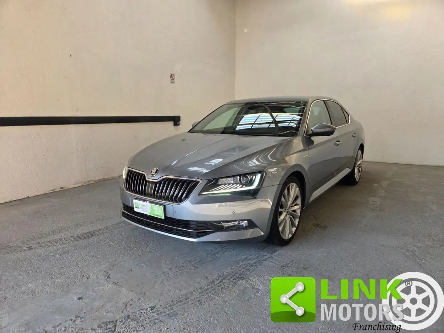 Skoda Superb 2.0 TDI 190 CV SCR DSG 4x4 Laurin&Klement GARANZIA Gris - 1